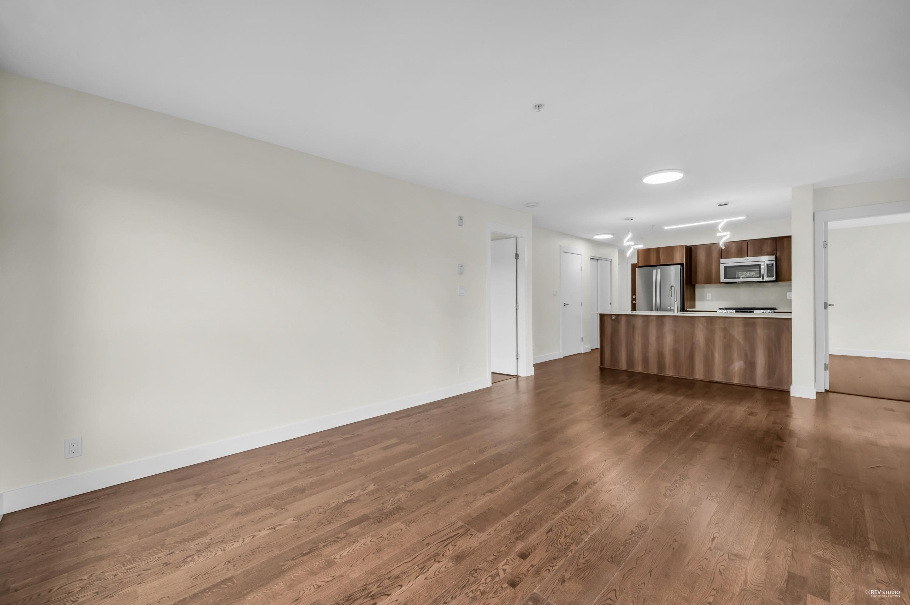 212 - 7058 14th Avenue, Burnaby, V3N 0E6 — photo 5
