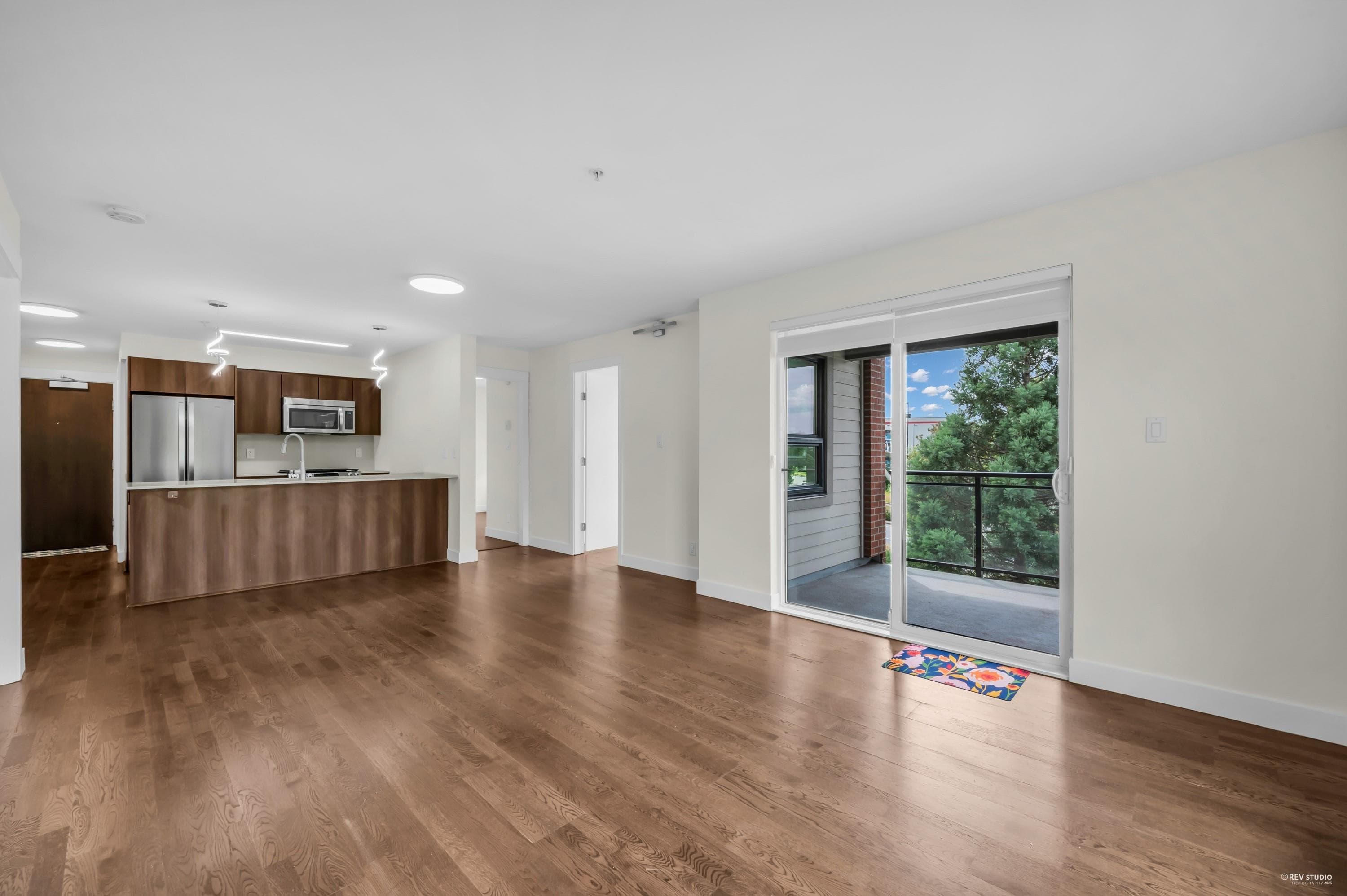 212 - 7058 14th Avenue, Burnaby, V3N 0E6 — photo 4