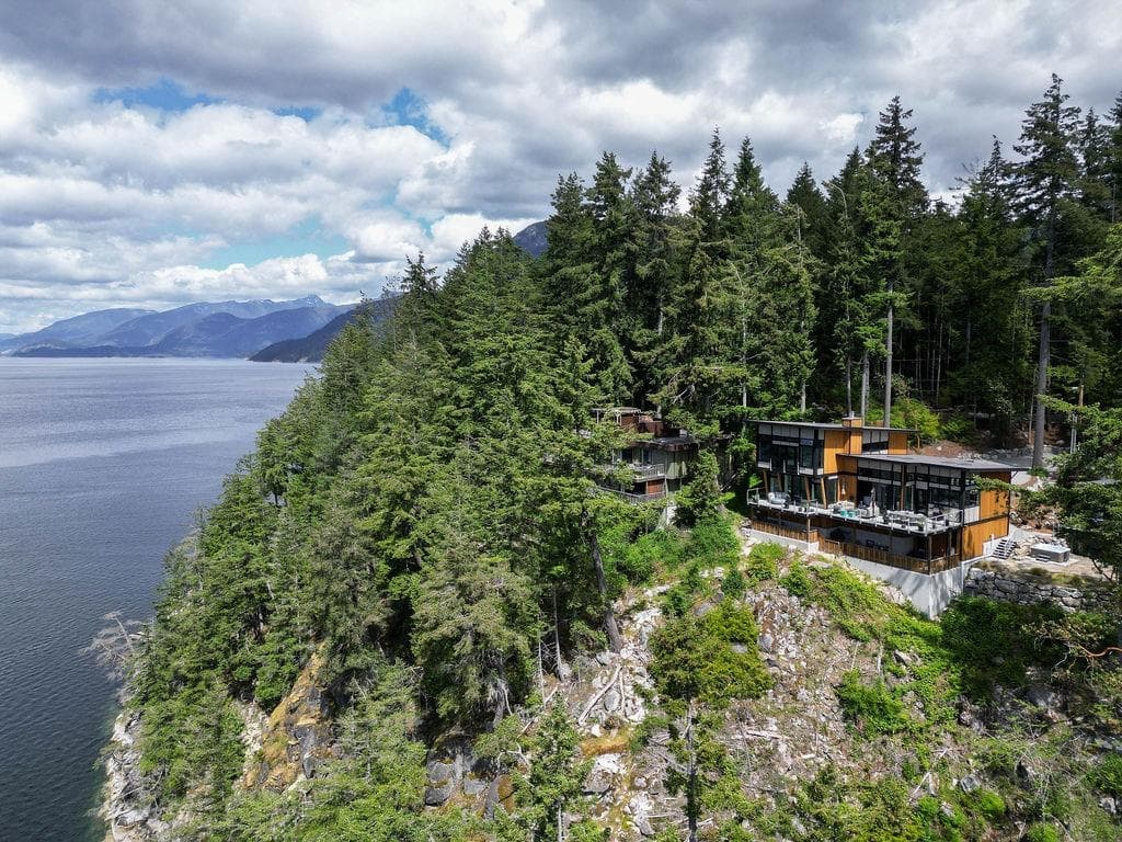 6101 - 6099 Coracle Drive, Sechelt
