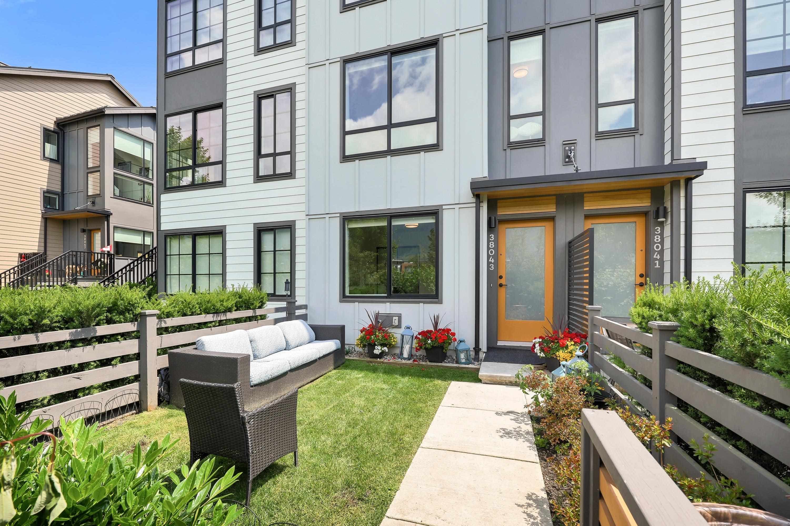 38043 Helm Way, Squamish