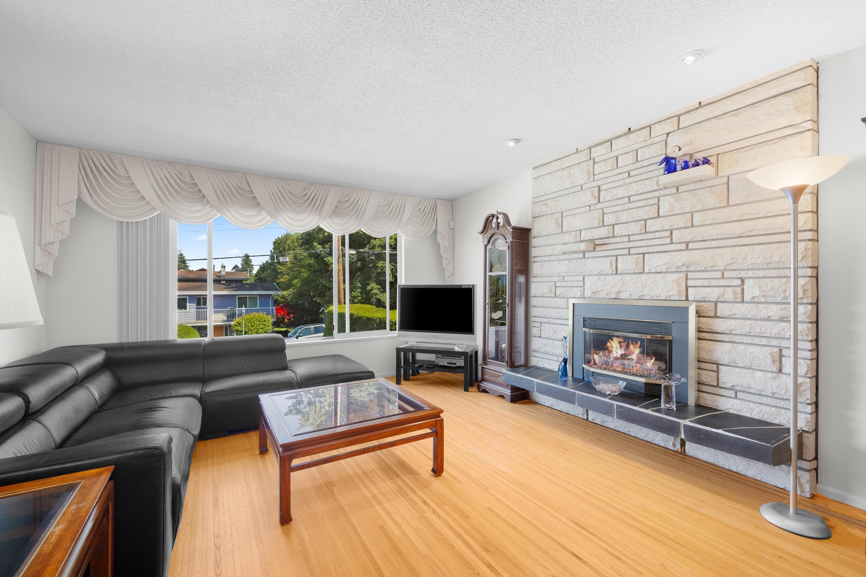 5465 Abbey Avenue, Burnaby, V5H 2S9 — photo 2