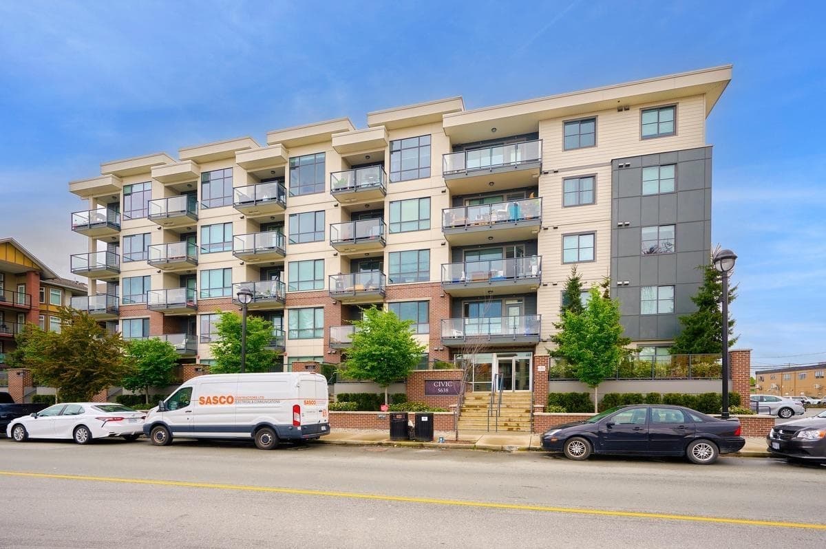 313 - 5638 201a Street, Langley, V3A 0L8 — photo 1