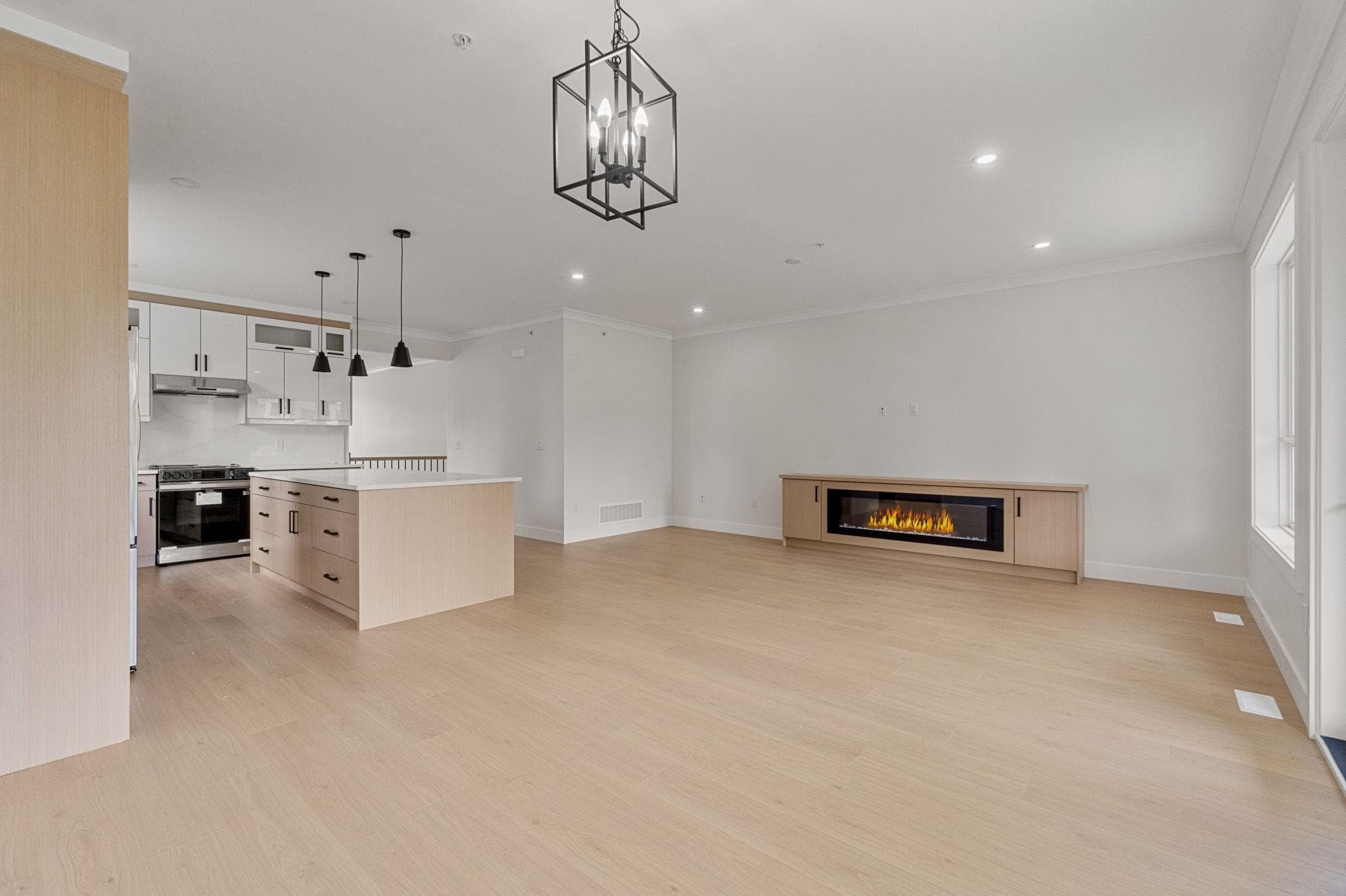 33664 Dewdney Trunk Road, Mission, V2V 6Y4 — photo 5