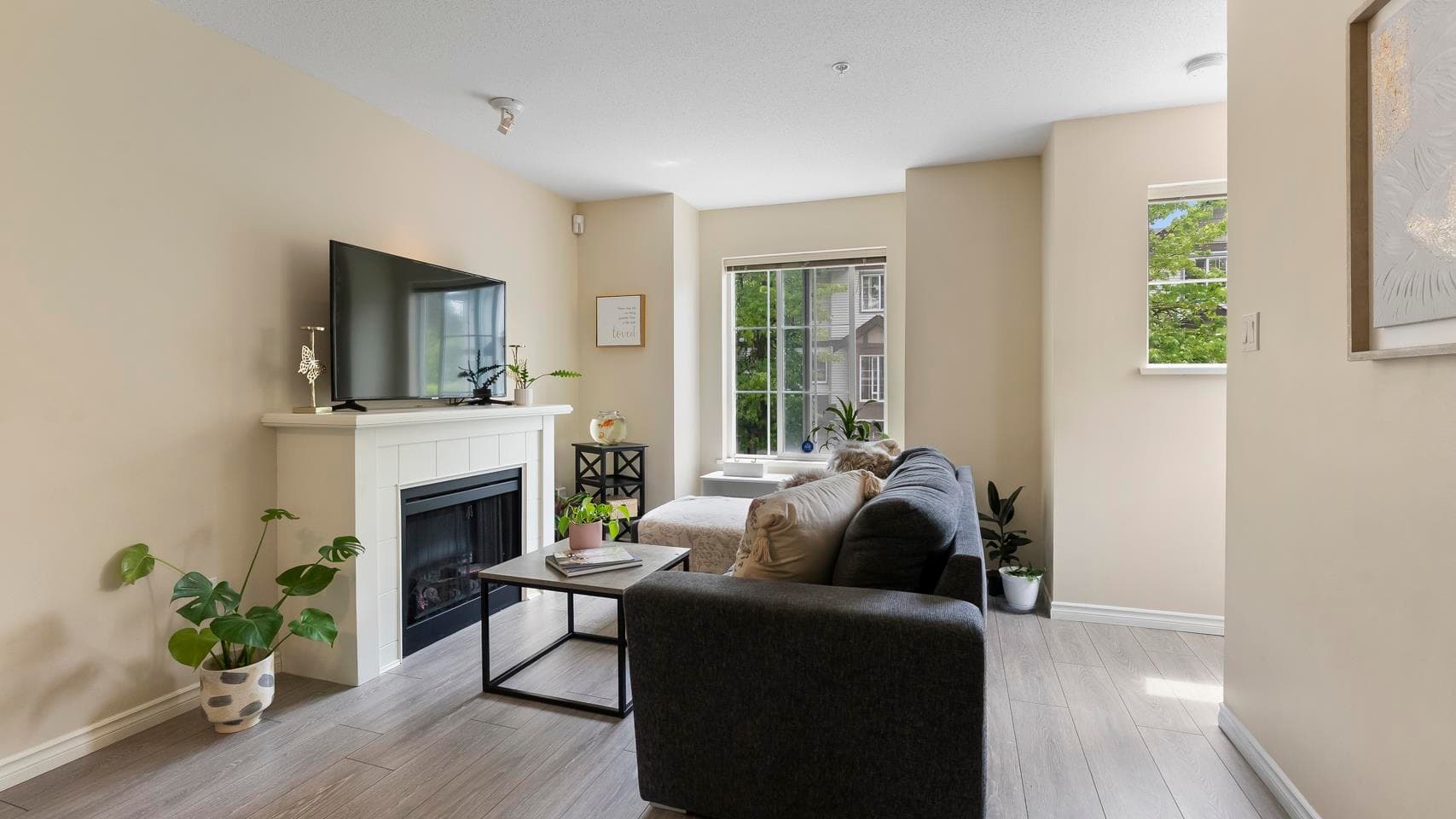 26 - 14855 100 Avenue, Surrey, V3R 2W1 — photo 3