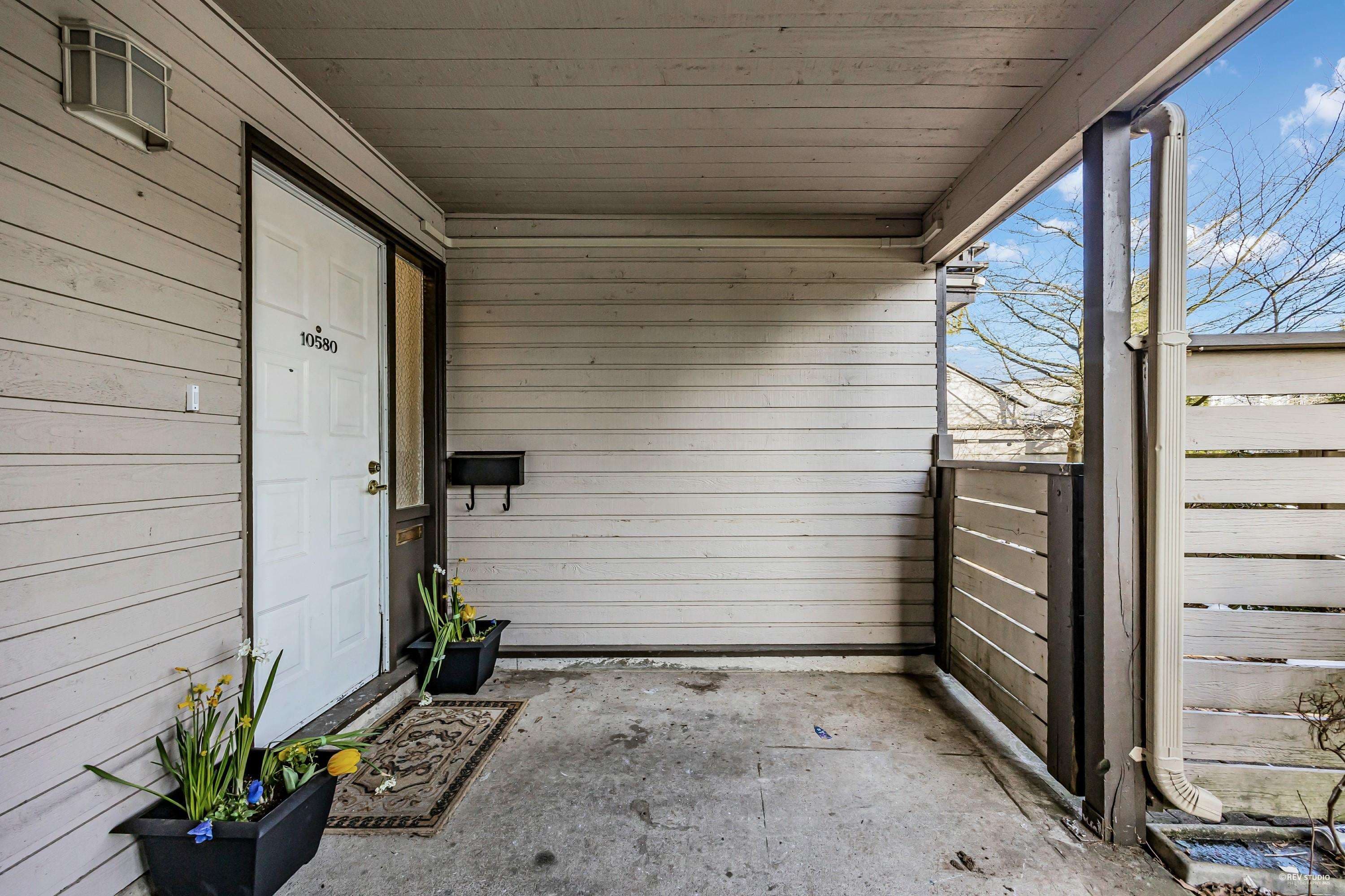 10580 Holly Park Lane, Surrey, V3R 6X9 — photo 3