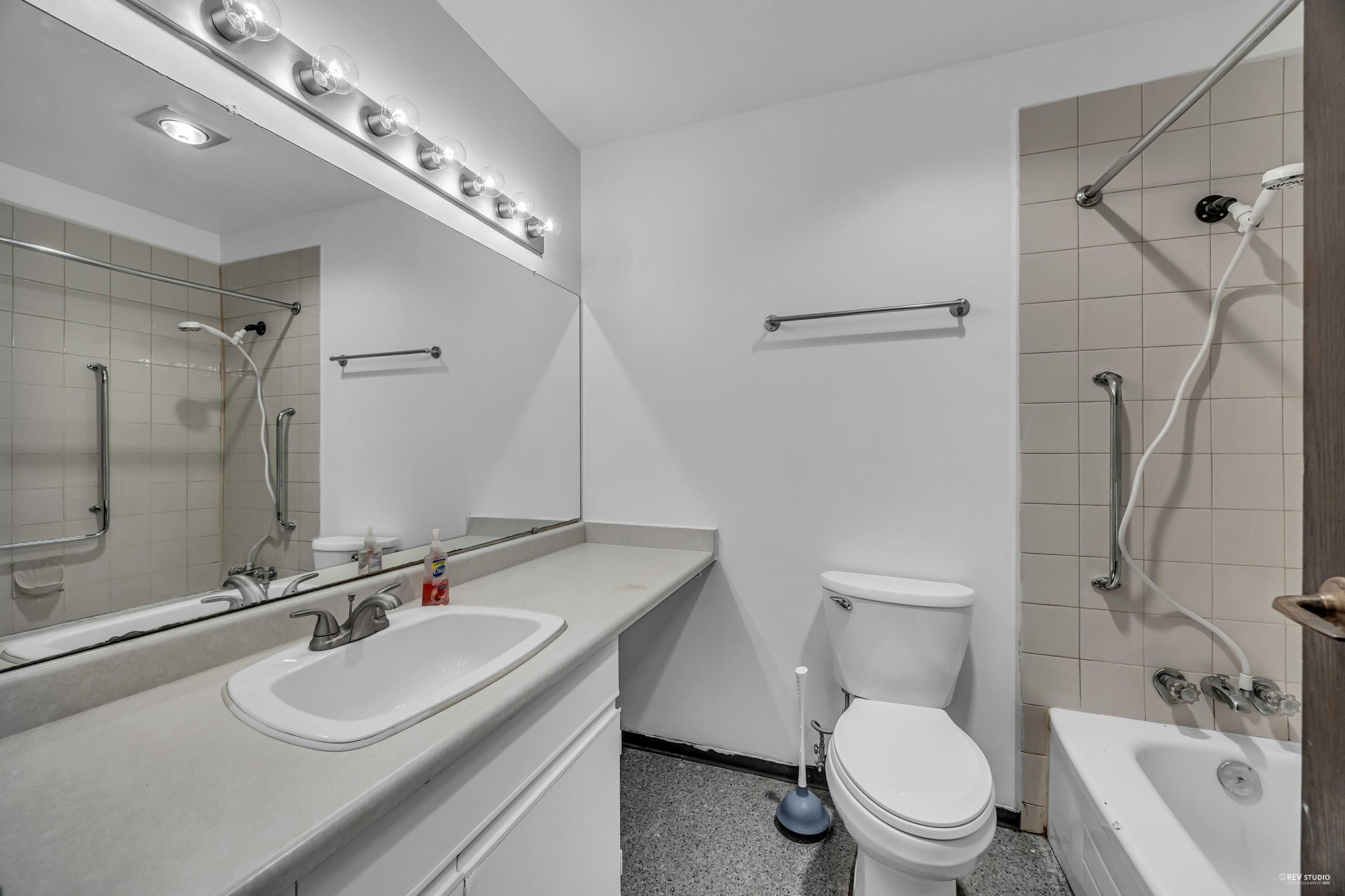 10580 Holly Park Lane, Surrey, V3R 6X9 — photo 5