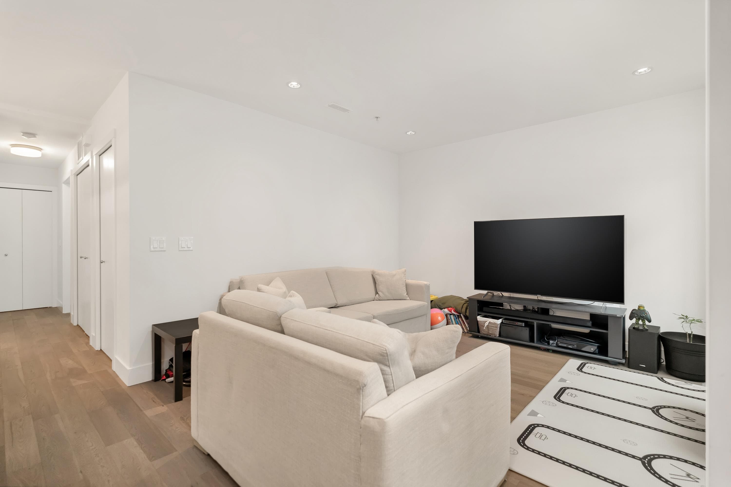 7619 Yukon Street, Vancouver, V5X 2Y4 — photo 5