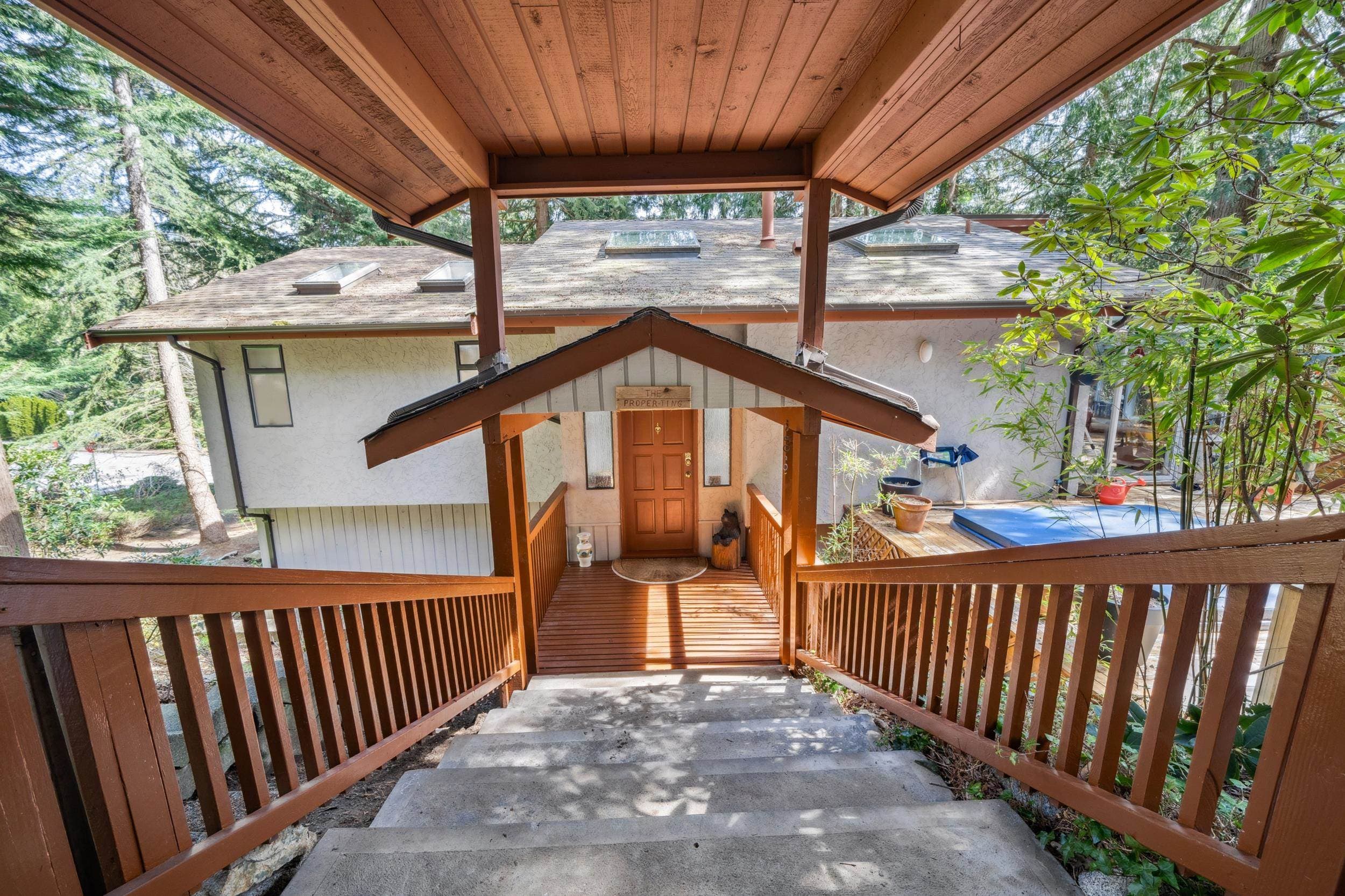 4706 Meadfeild Road, West Vancouver, V7W 2W6 — photo 2