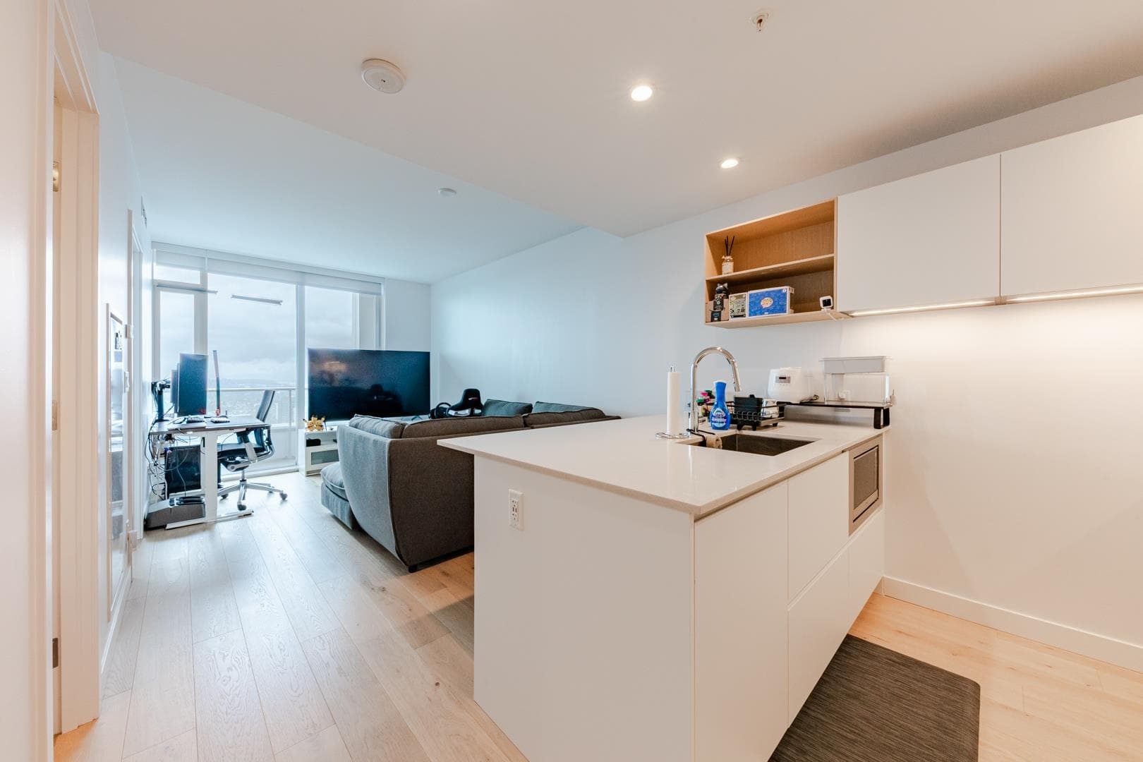 3905 - 6000 Mckay Avenue, Burnaby, V5H 0K2 — photo 2