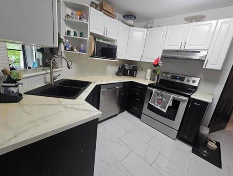 213 - 7161 121 Street, Surrey, V3W 1G8 — photo 2