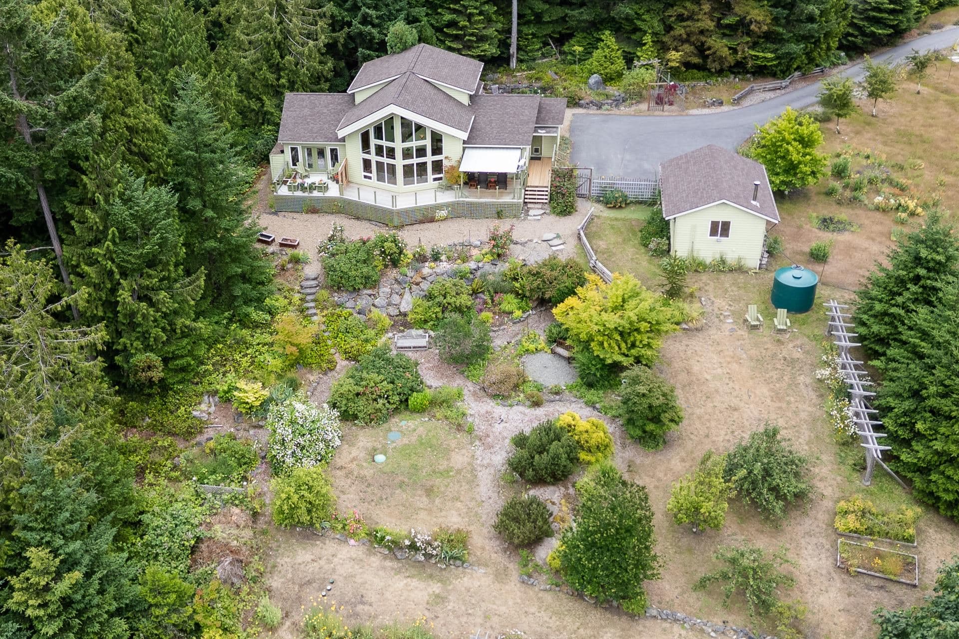 423 Felix Jack Road, Mayne Island, V0N 2J2 — photo 3