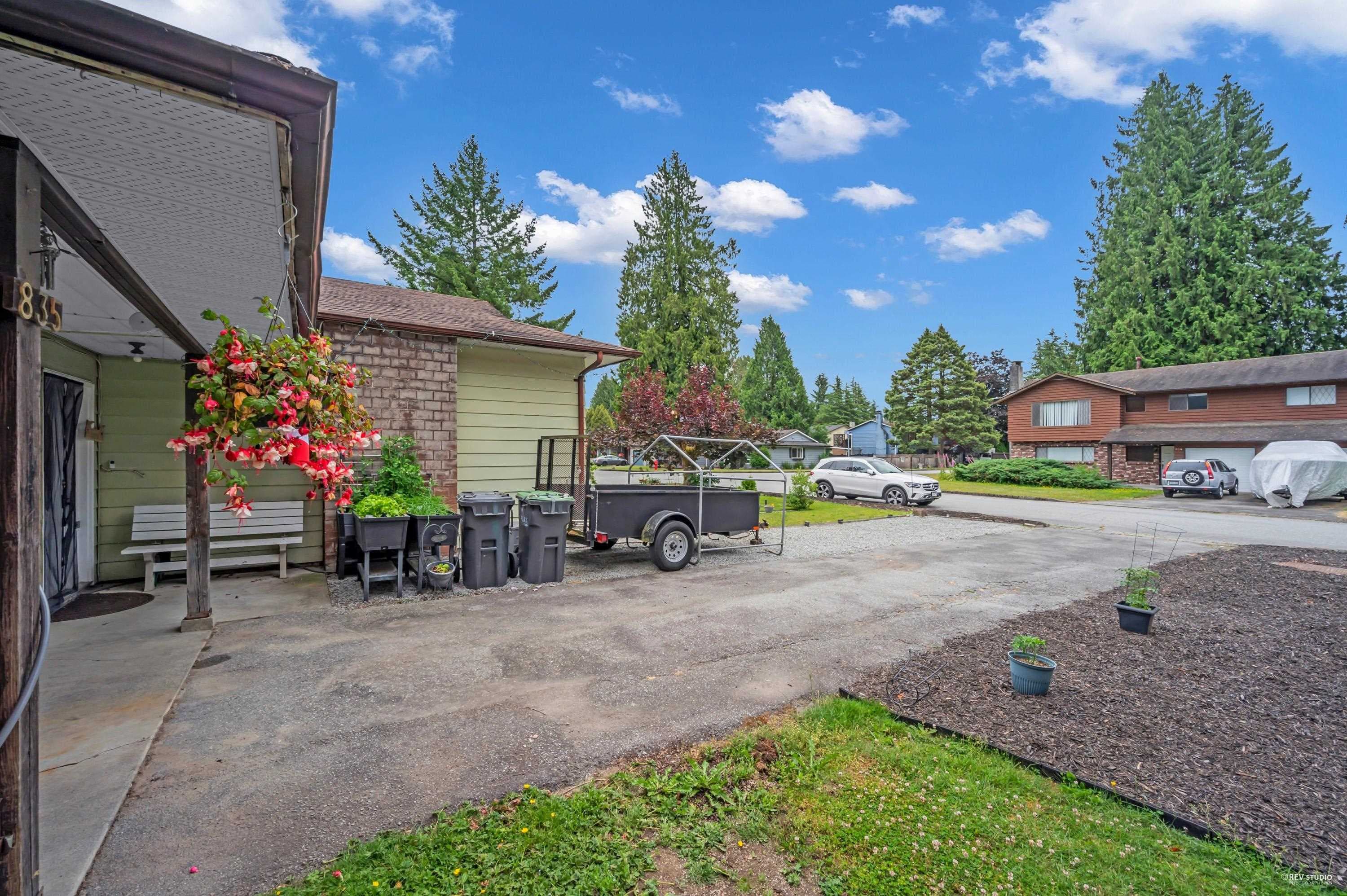 835 Alder Place, Port Coquitlam, V3B 5J4 — photo 5