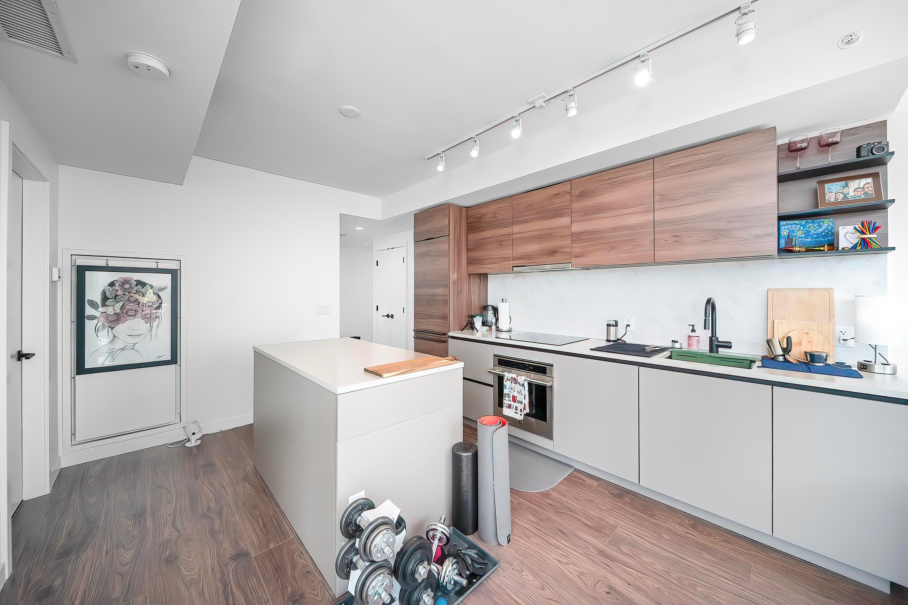 1308 - 10448 University Drive, Surrey, V3T 0S7 — photo 2