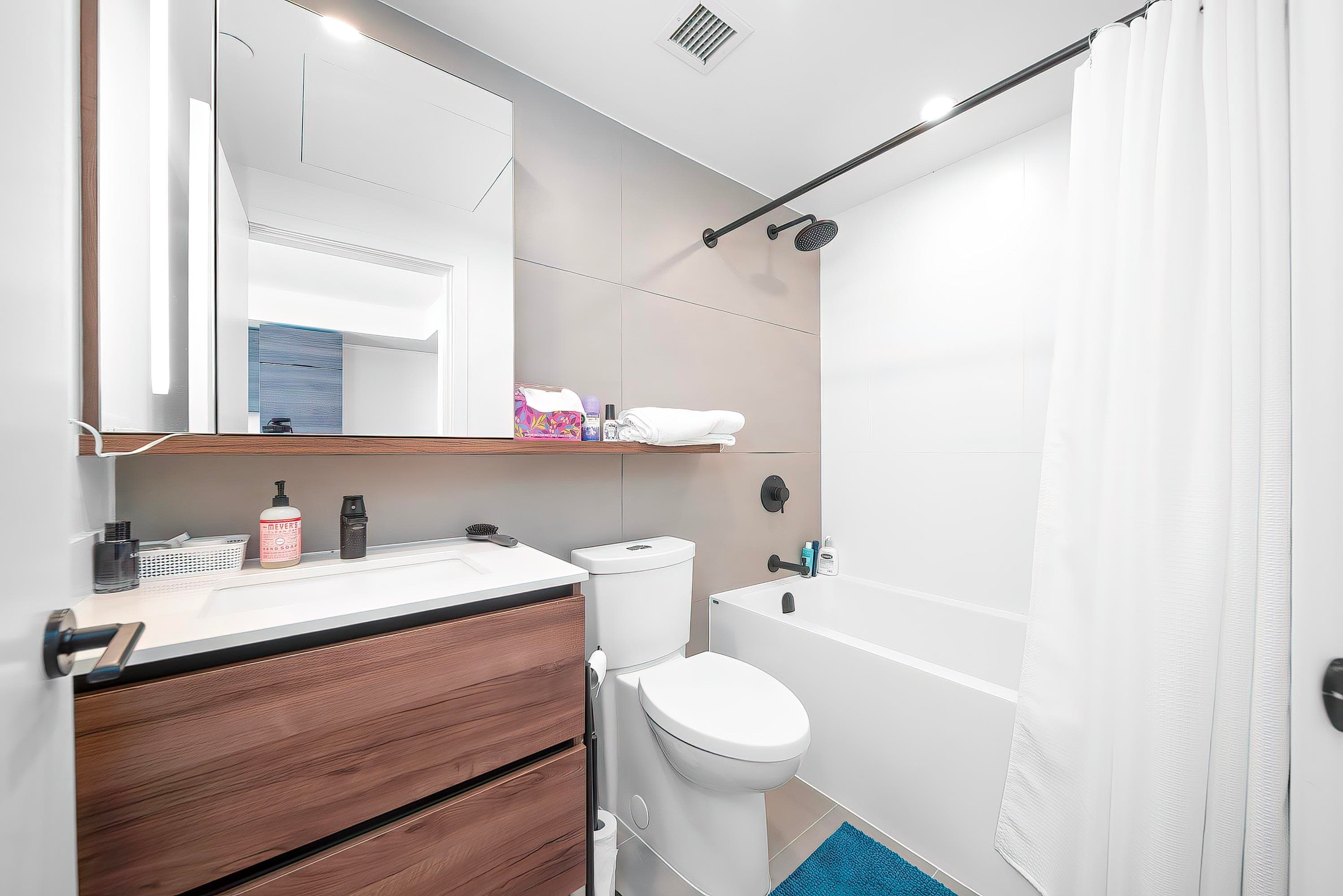 1308 - 10448 University Drive, Surrey, V3T 0S7 — photo 5