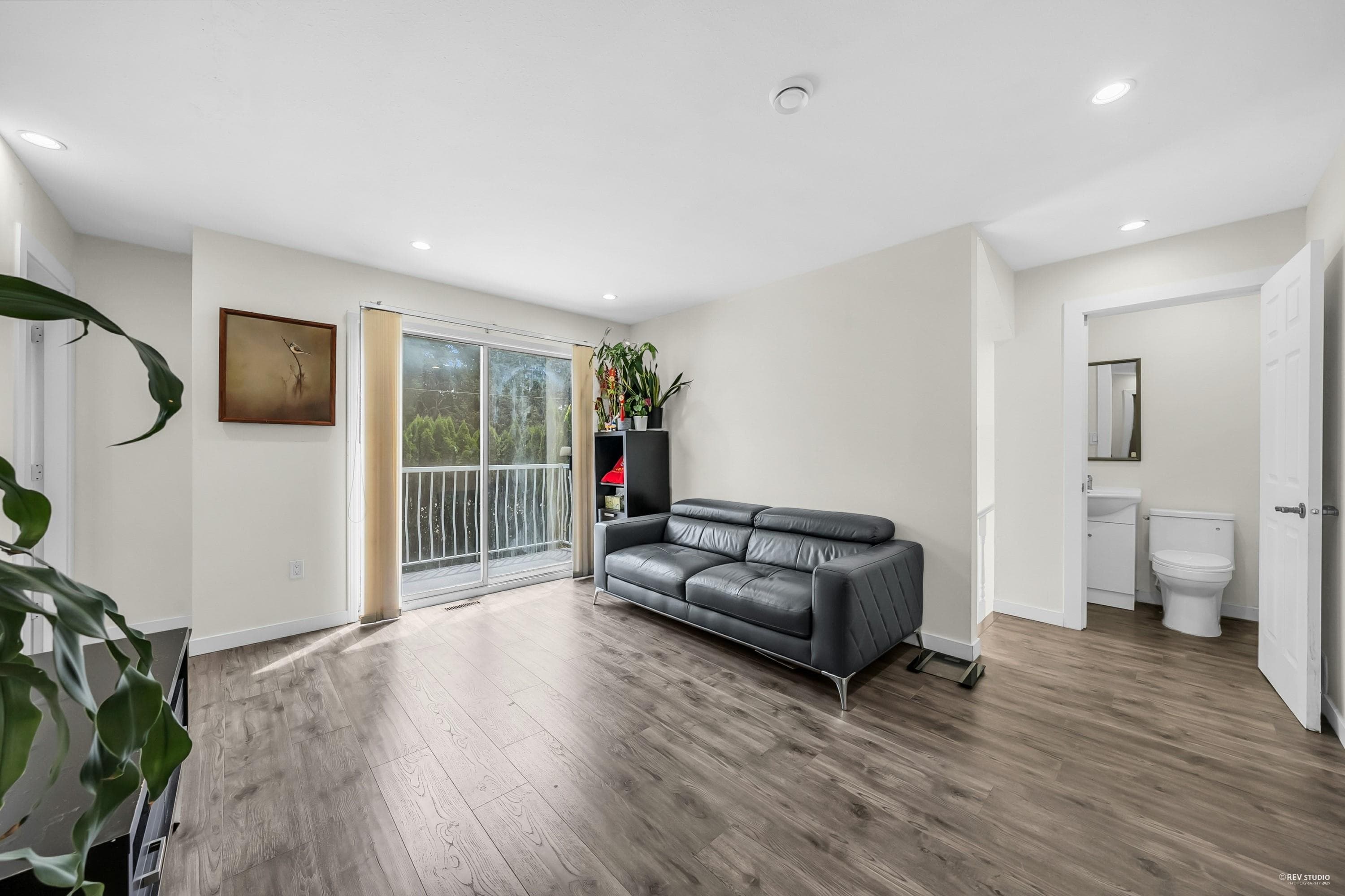 7549 10th Avenue, Burnaby, V3N 2S1 — photo 3