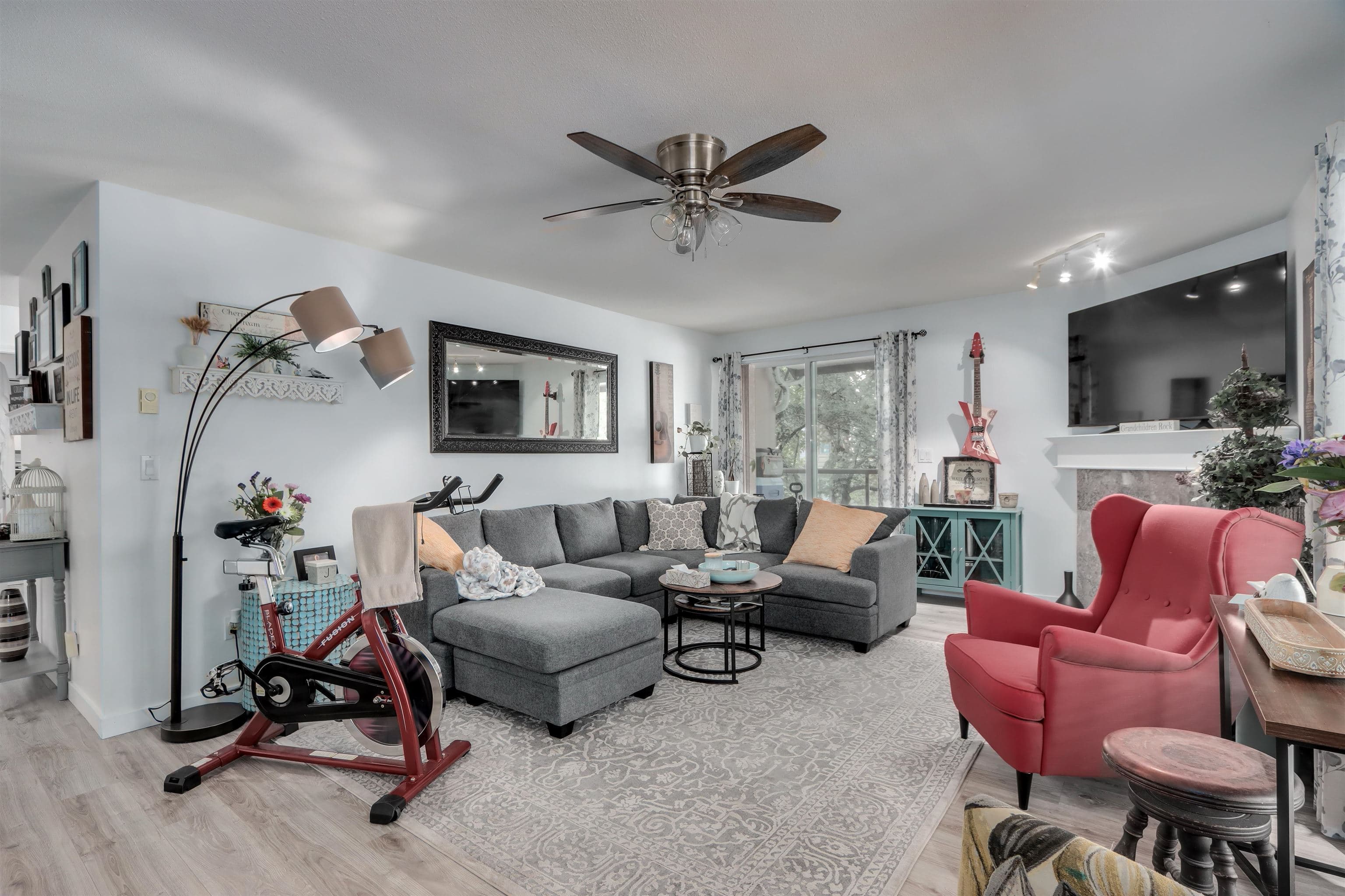 204 - 14998 101a Avenue, Surrey, V3R 0T1 — photo 2