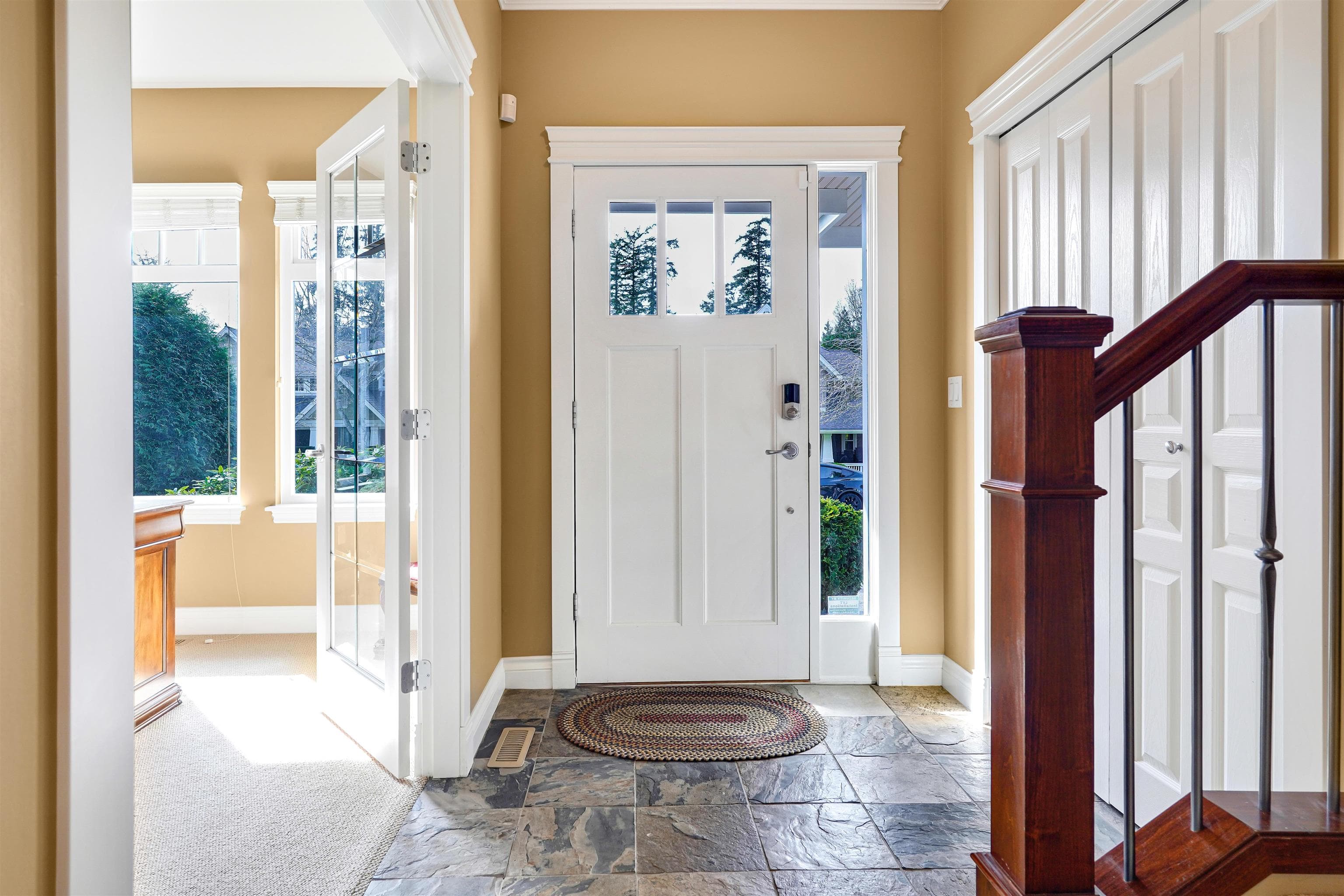 2052 128a Street, Surrey, V4A 0A4 — photo 2