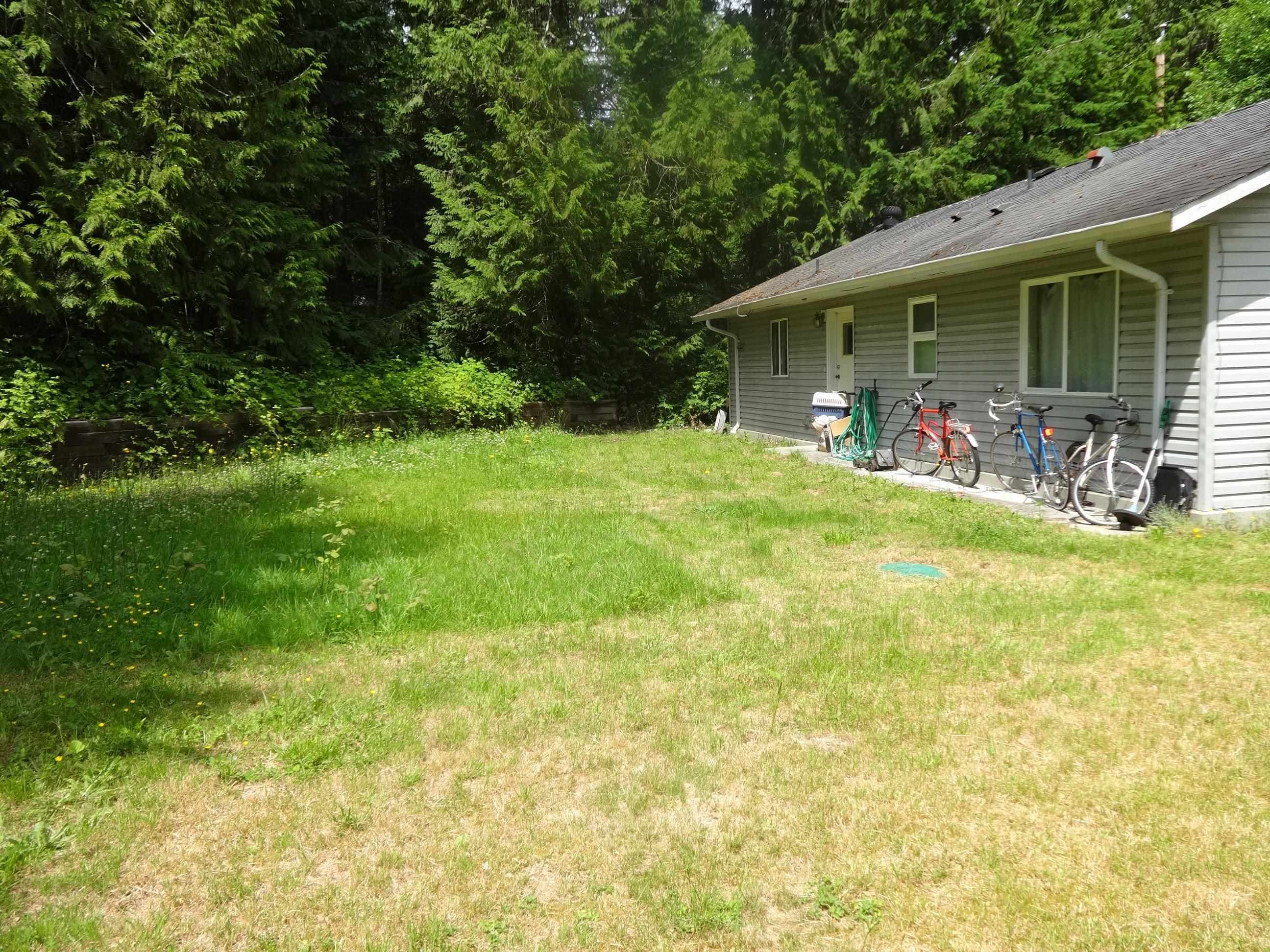 539 Hough Road, Gibsons, V0N 1V4 — photo 2