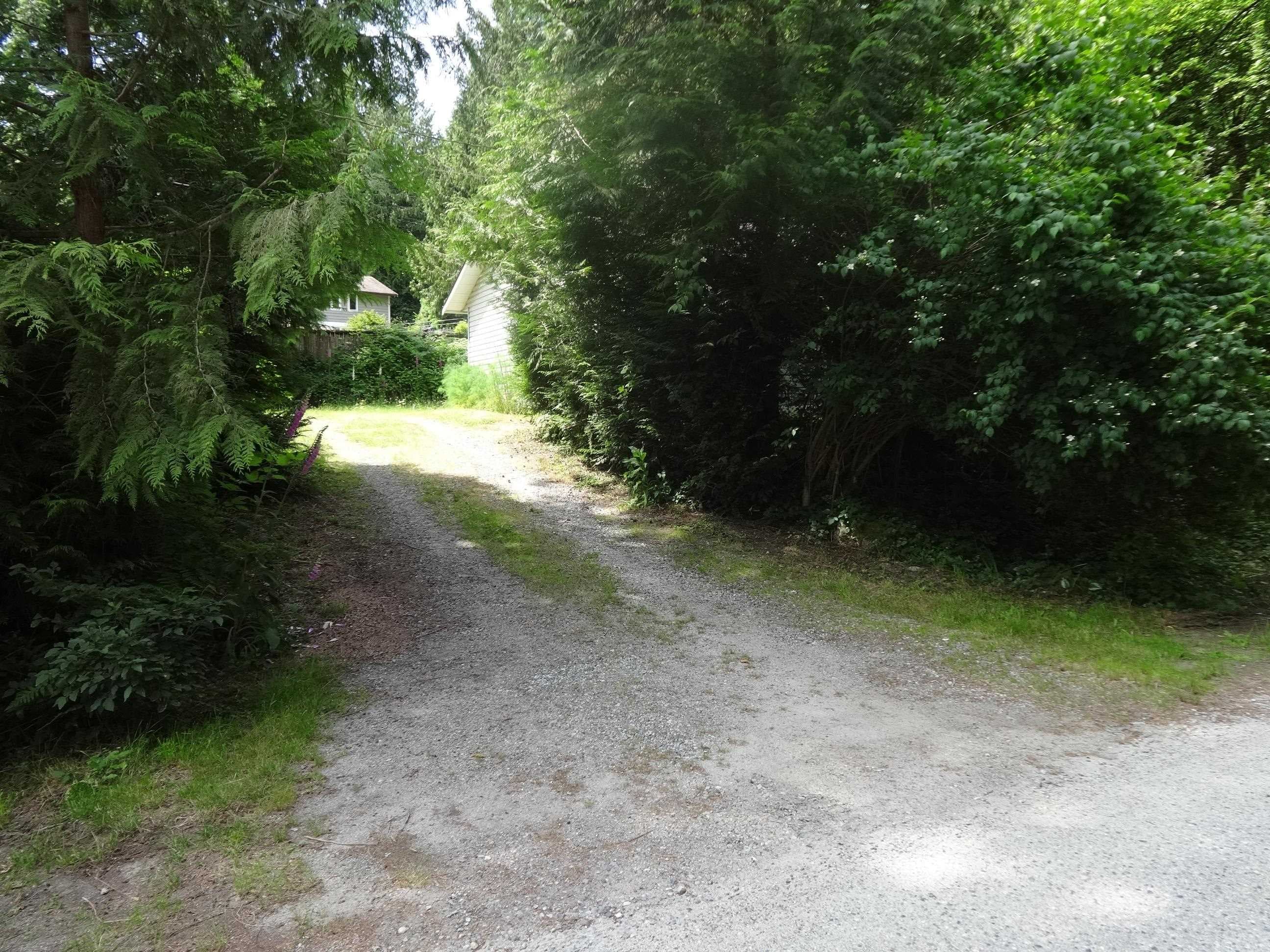 539 Hough Road, Gibsons, V0N 1V4 — photo 4