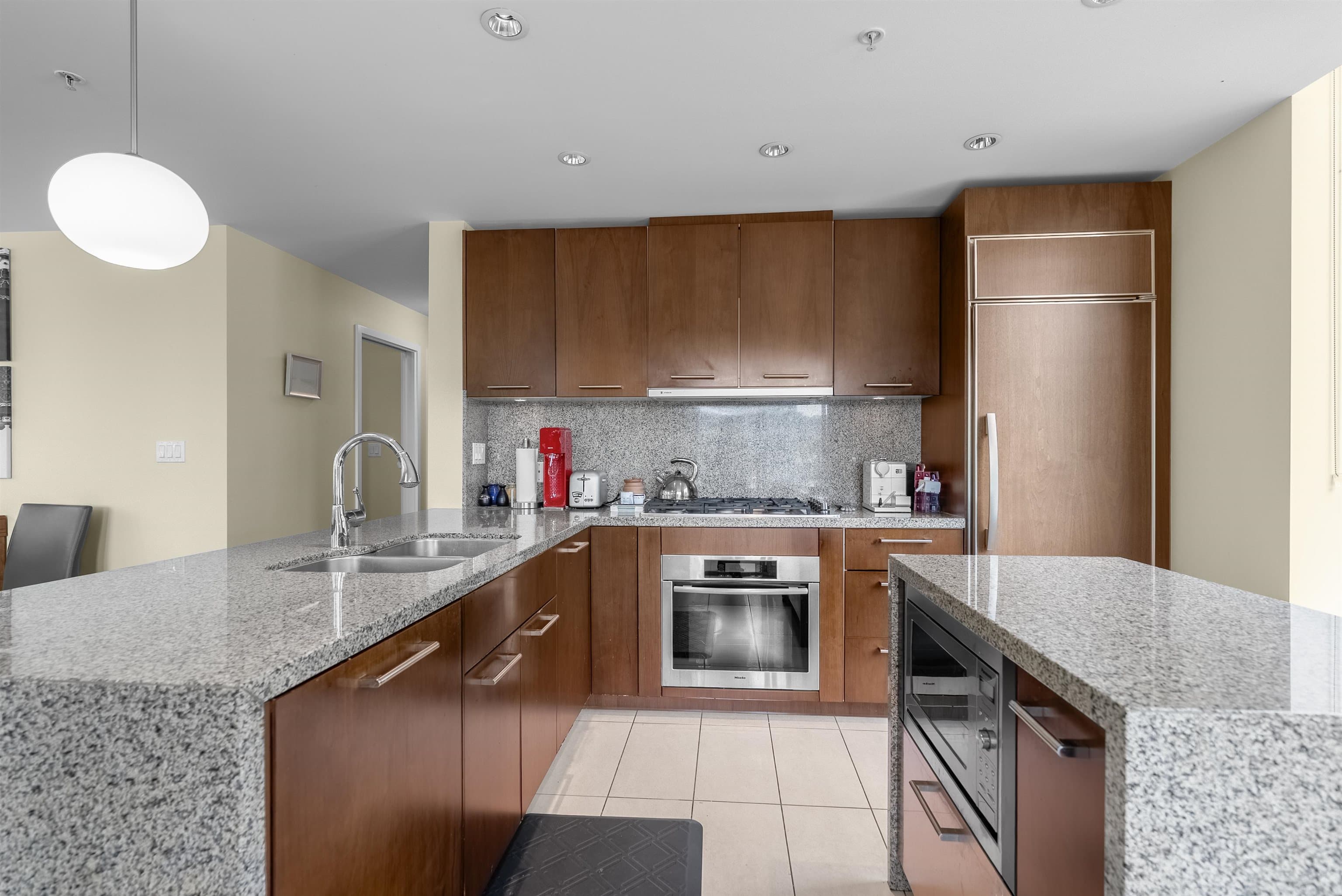 200 - 9 Smithe Mews, Vancouver, V6B 1C3 — photo 3