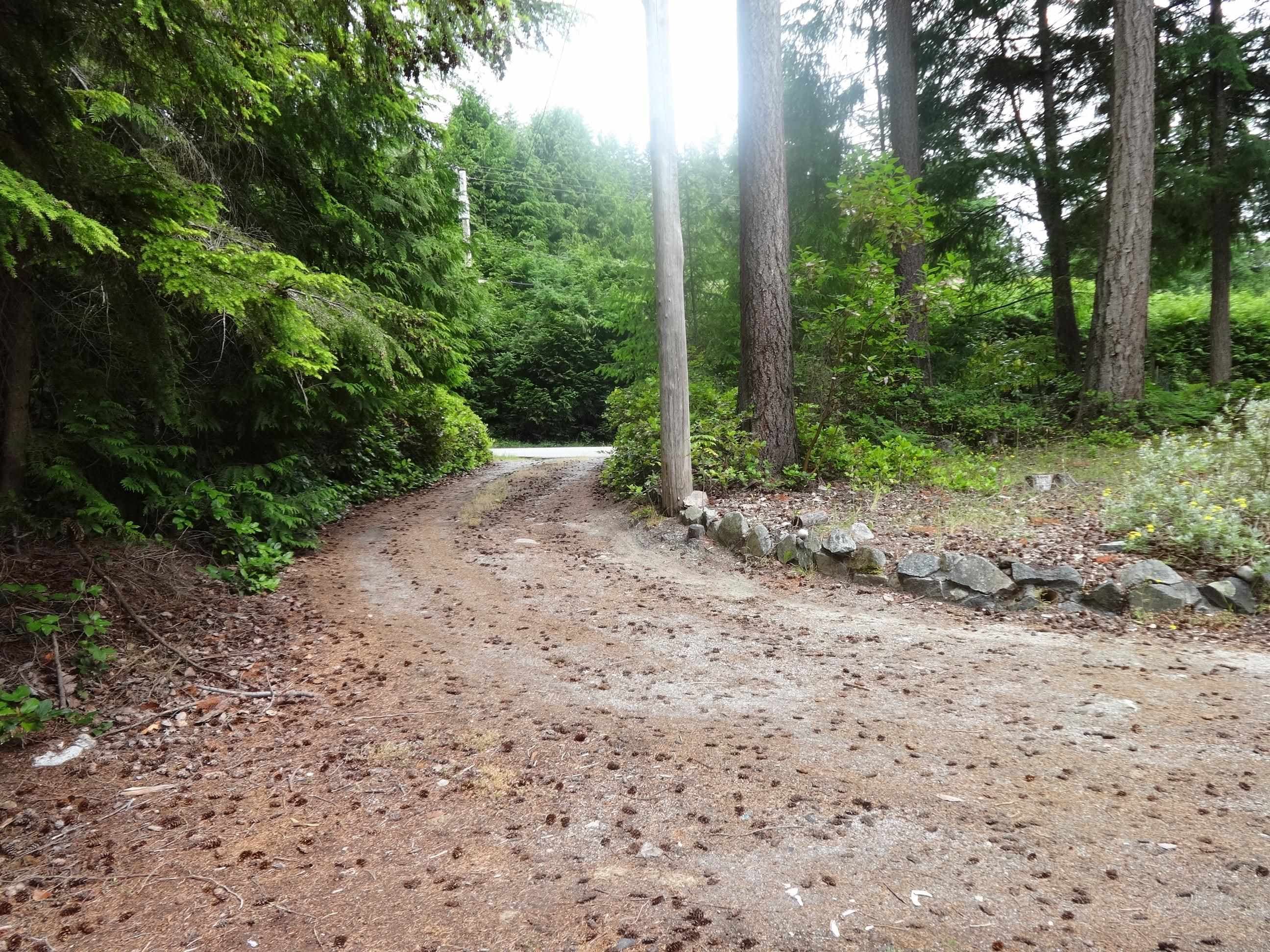 8161 Westwood Road, Halfmoon Bay, V7Z 1A8 — photo 4