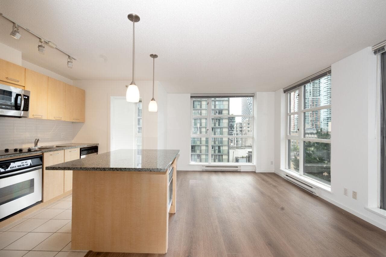 708 - 1199 Seymour Street, Vancouver, V6B 1K3 — photo 1