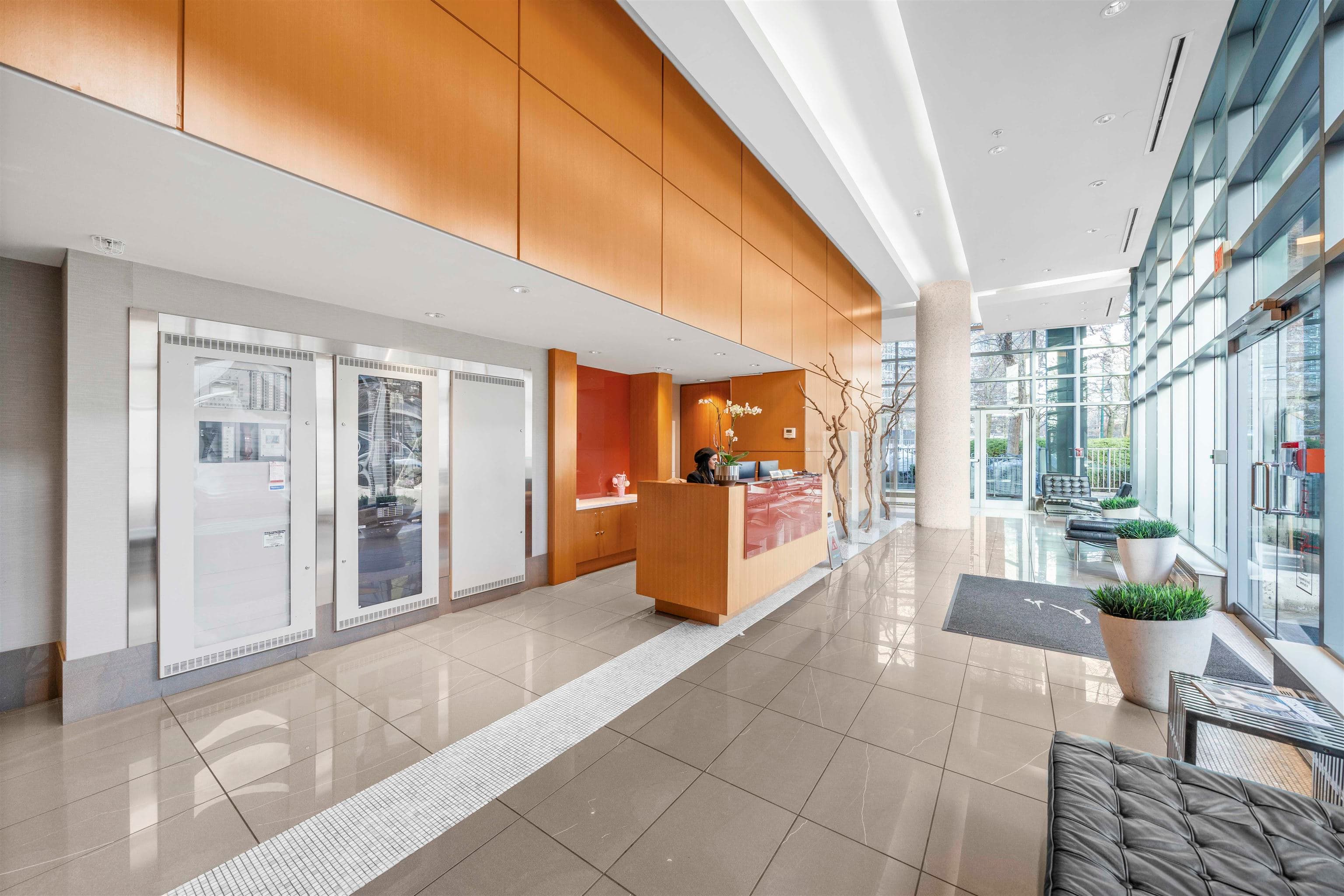 106 - 8 Smithe Mews, Vancouver, V6B 0A5 — photo 2