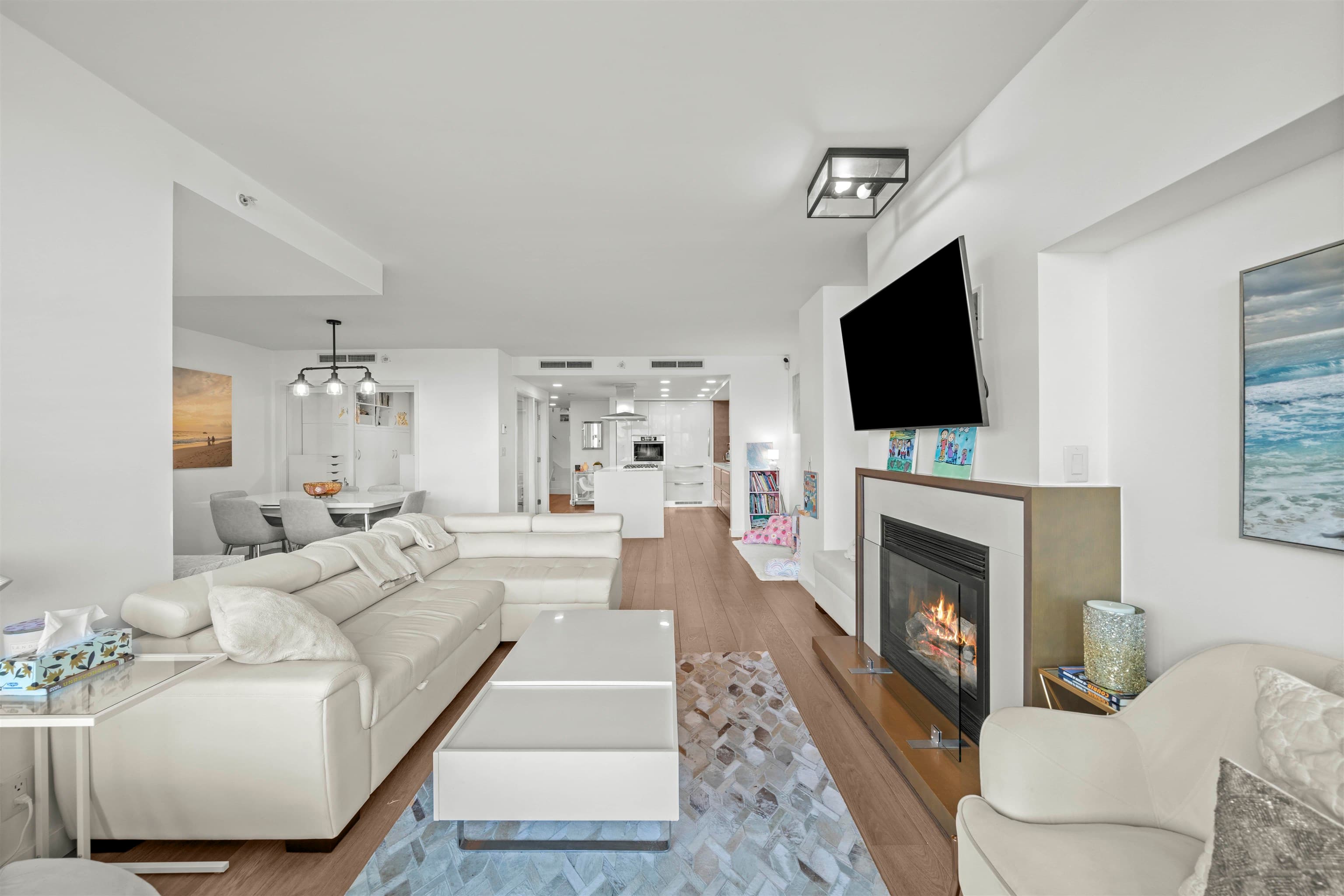 106 - 8 Smithe Mews, Vancouver, V6B 0A5 — photo 5