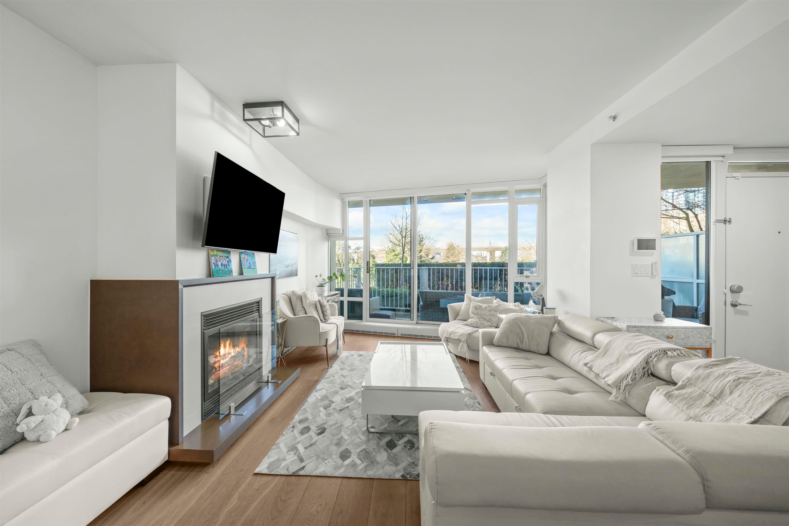 106 - 8 Smithe Mews, Vancouver, V6B 0A5 — photo 4