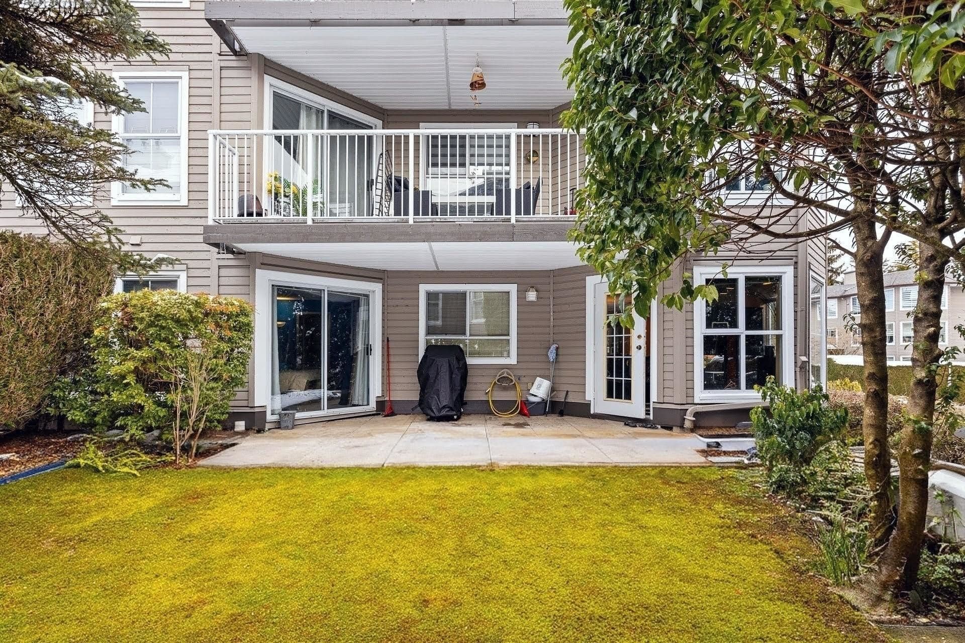 116 - 15110 108 Avenue, Surrey, V3R 0T6 — photo 1