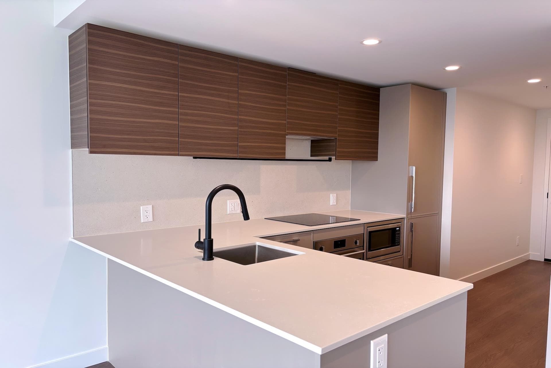611 - 13745 George Junction, Surrey