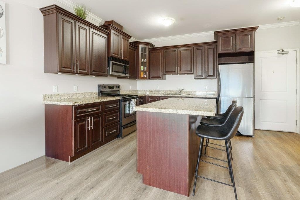 401 - 22363 Selkirk Avenue, Maple Ridge, V2X 2X6 — photo 3