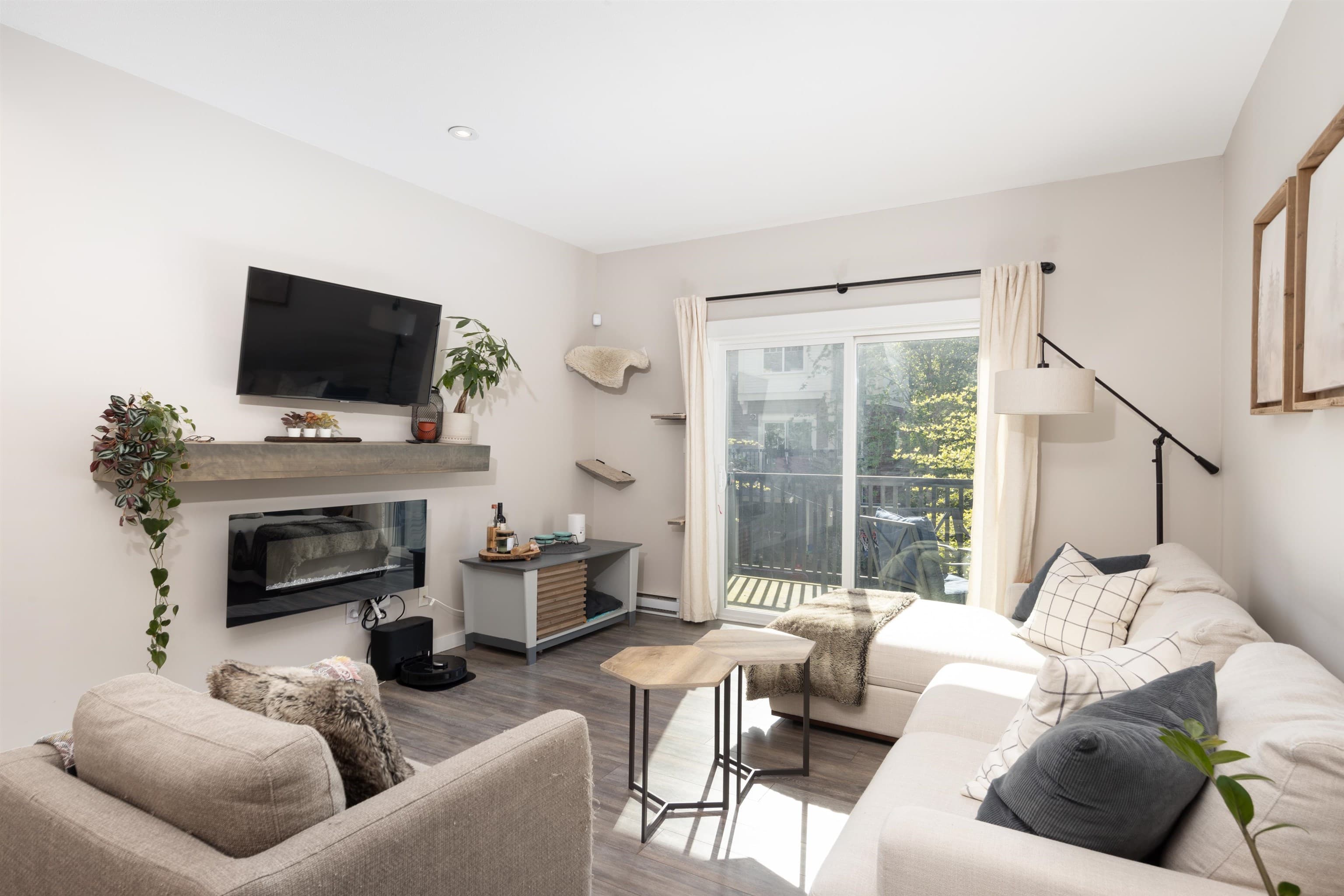 2015 - 2655 Bedford Street, Port Coquitlam, V3C 0B8 — photo 2