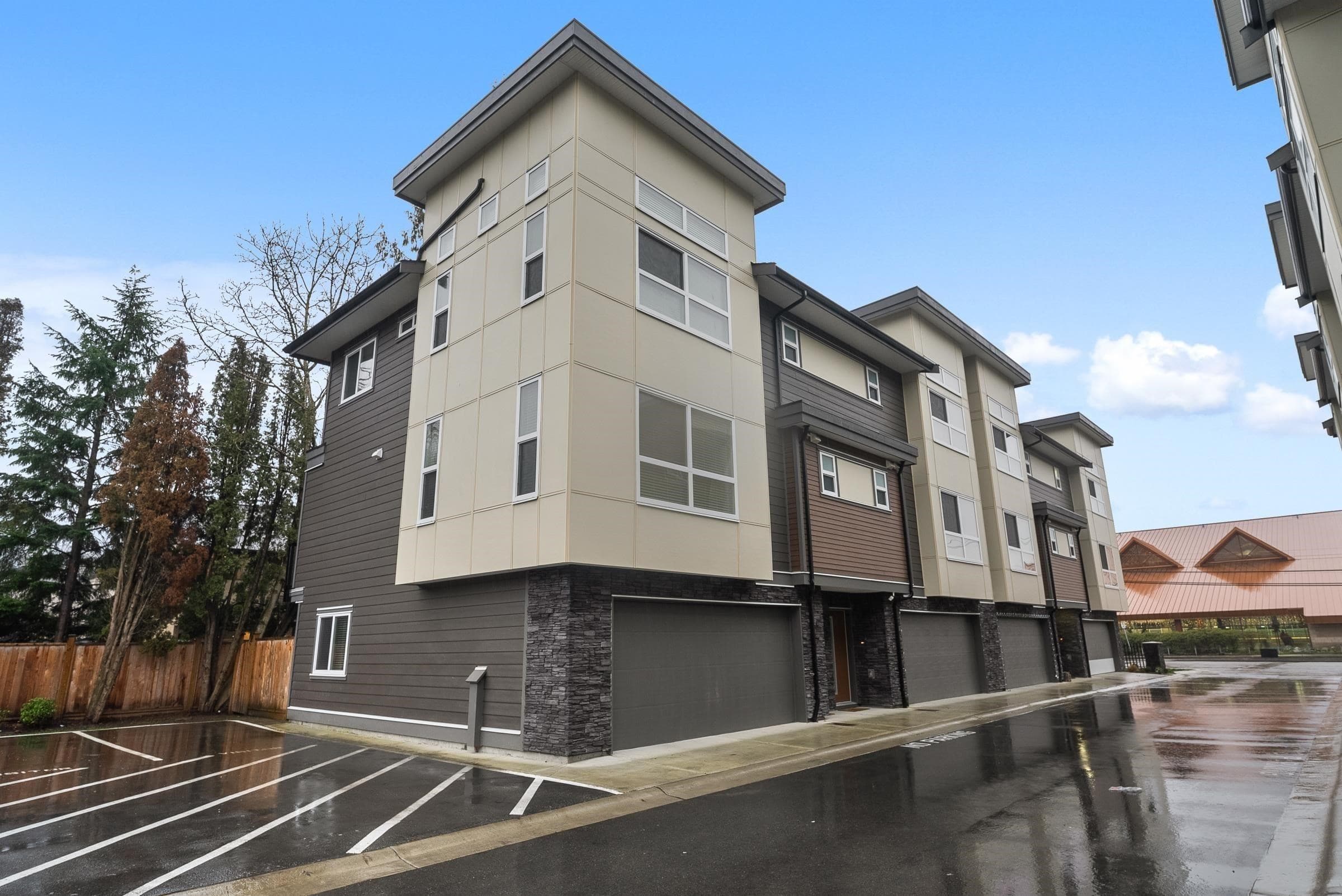 4 - 34703 Old Yale Road, Abbotsford, V3G 1C2 — photo 1