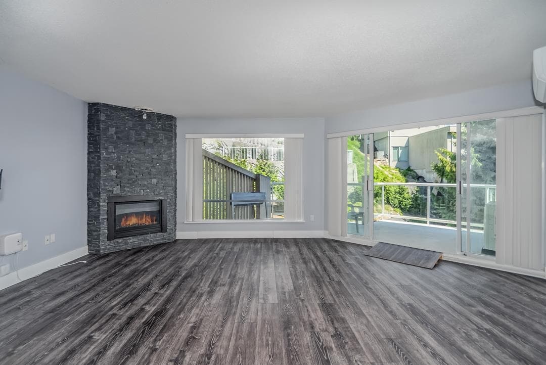 202 - 15025 Victoria Avenue, White Rock, V4B 1G2 — photo 5