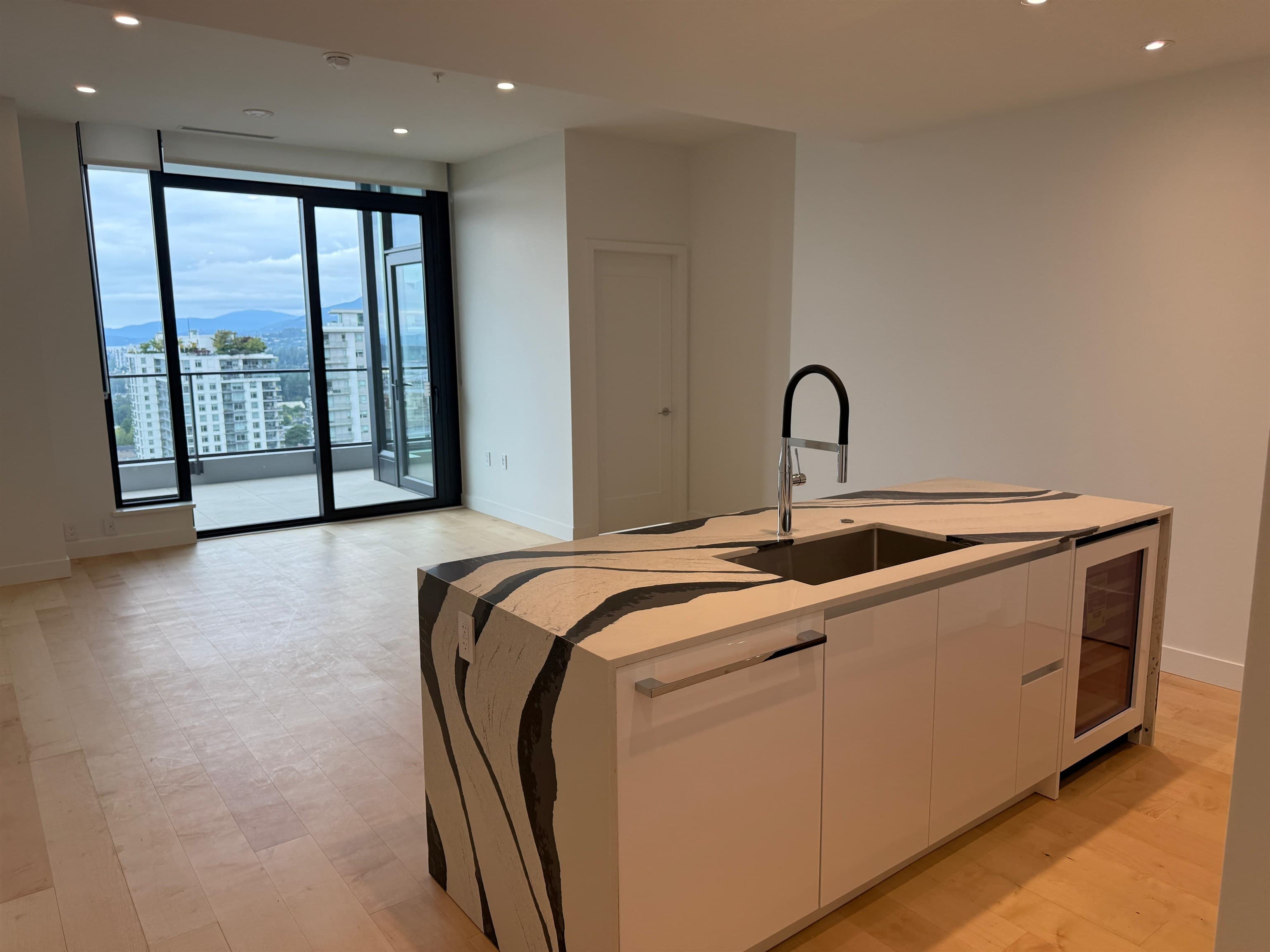 1603 - 135 E 13th Street, North Vancouver, V7L 2L3 — photo 2