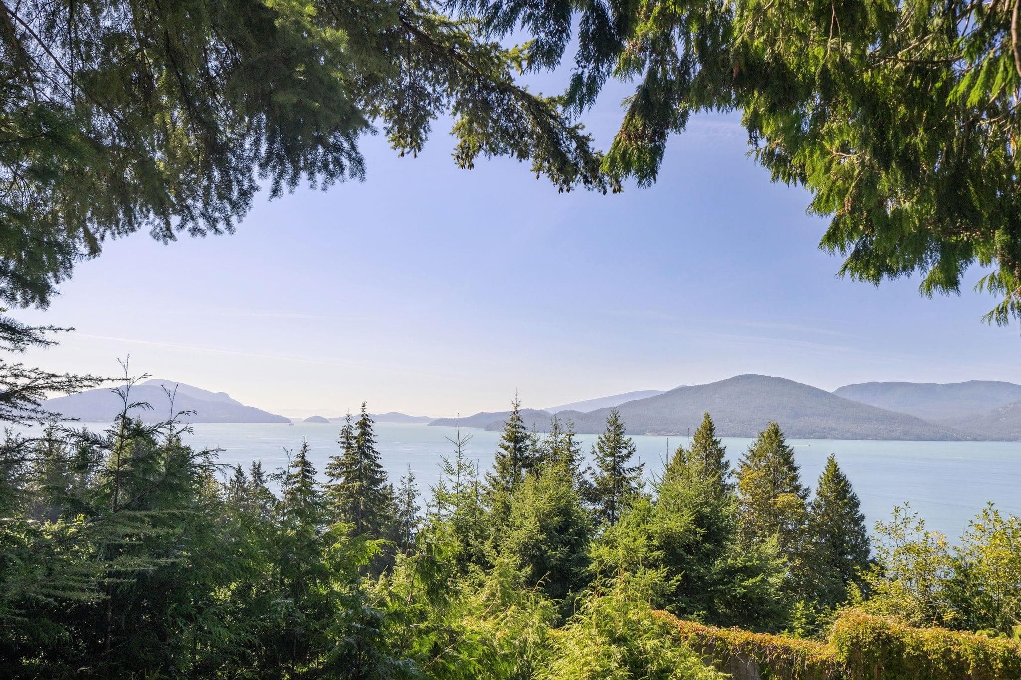 330 Bayview Road, Lions Bay, V0N 2E0 — photo 1