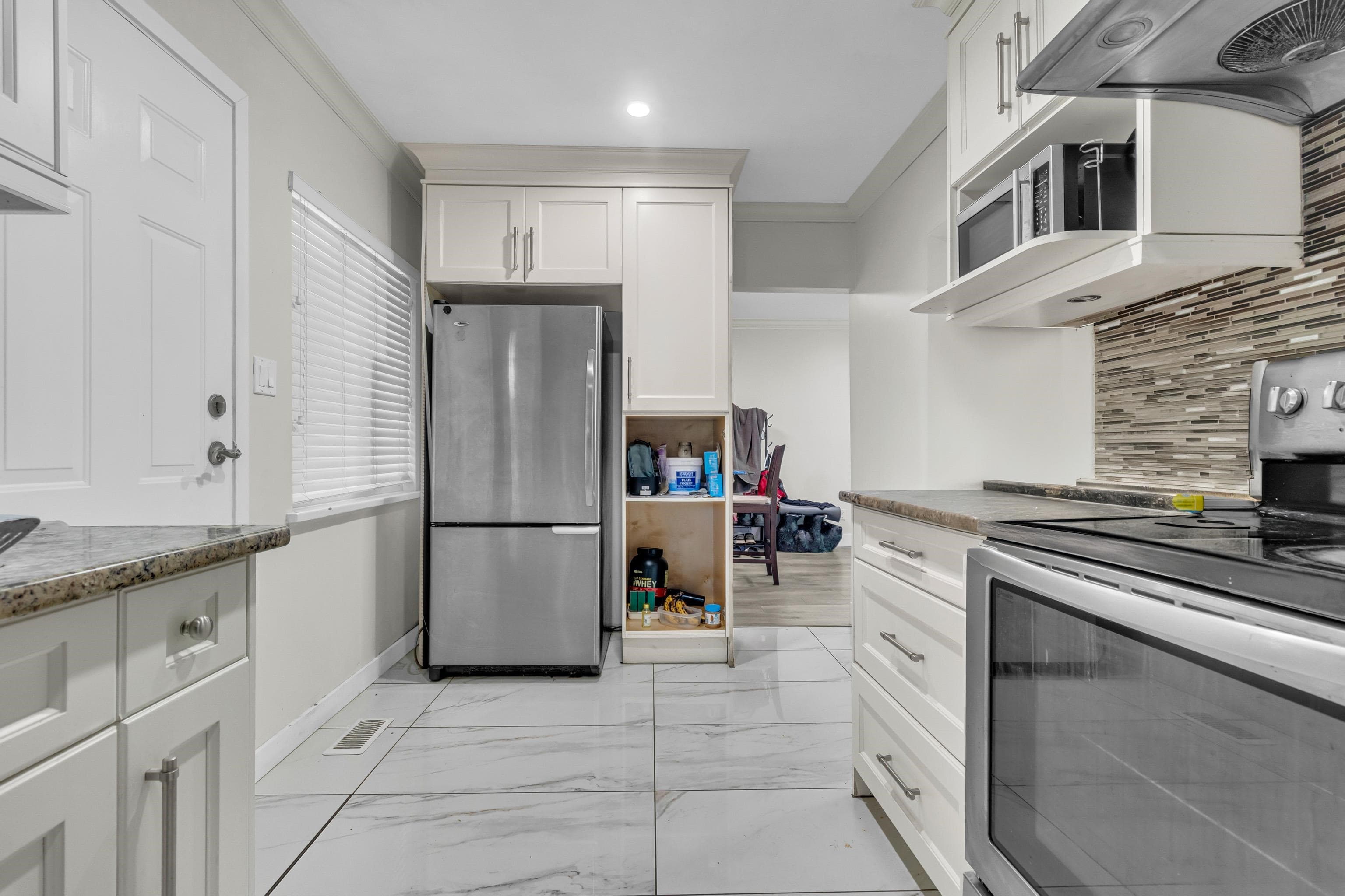 12552 99 Avenue, Surrey, V3V 2P5 — photo 3