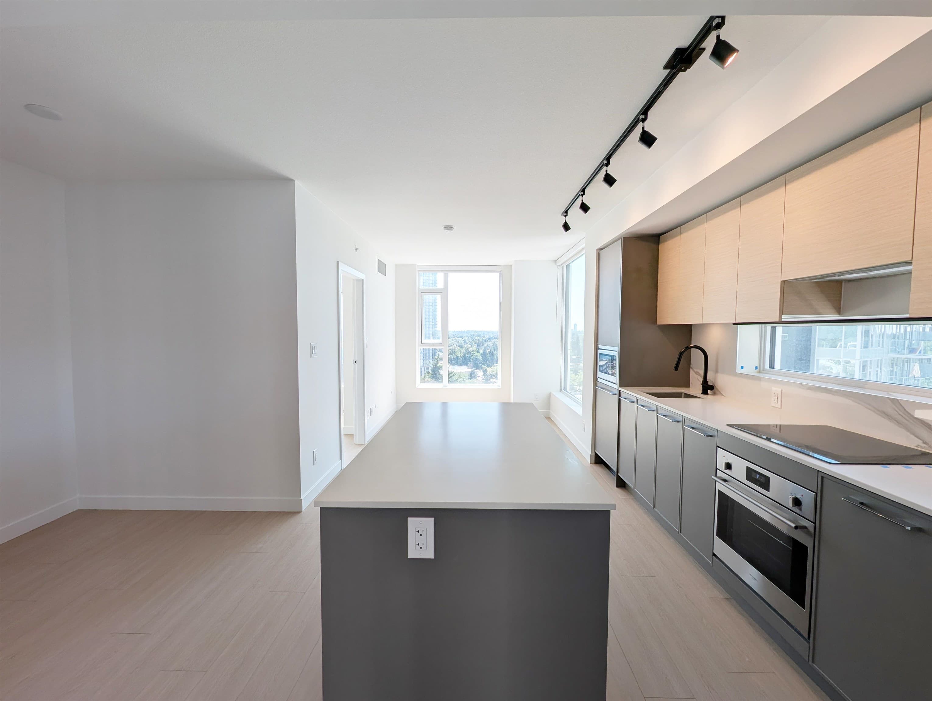 1203 - 13745 George Junction, Surrey, V3T 0V8 — photo 5