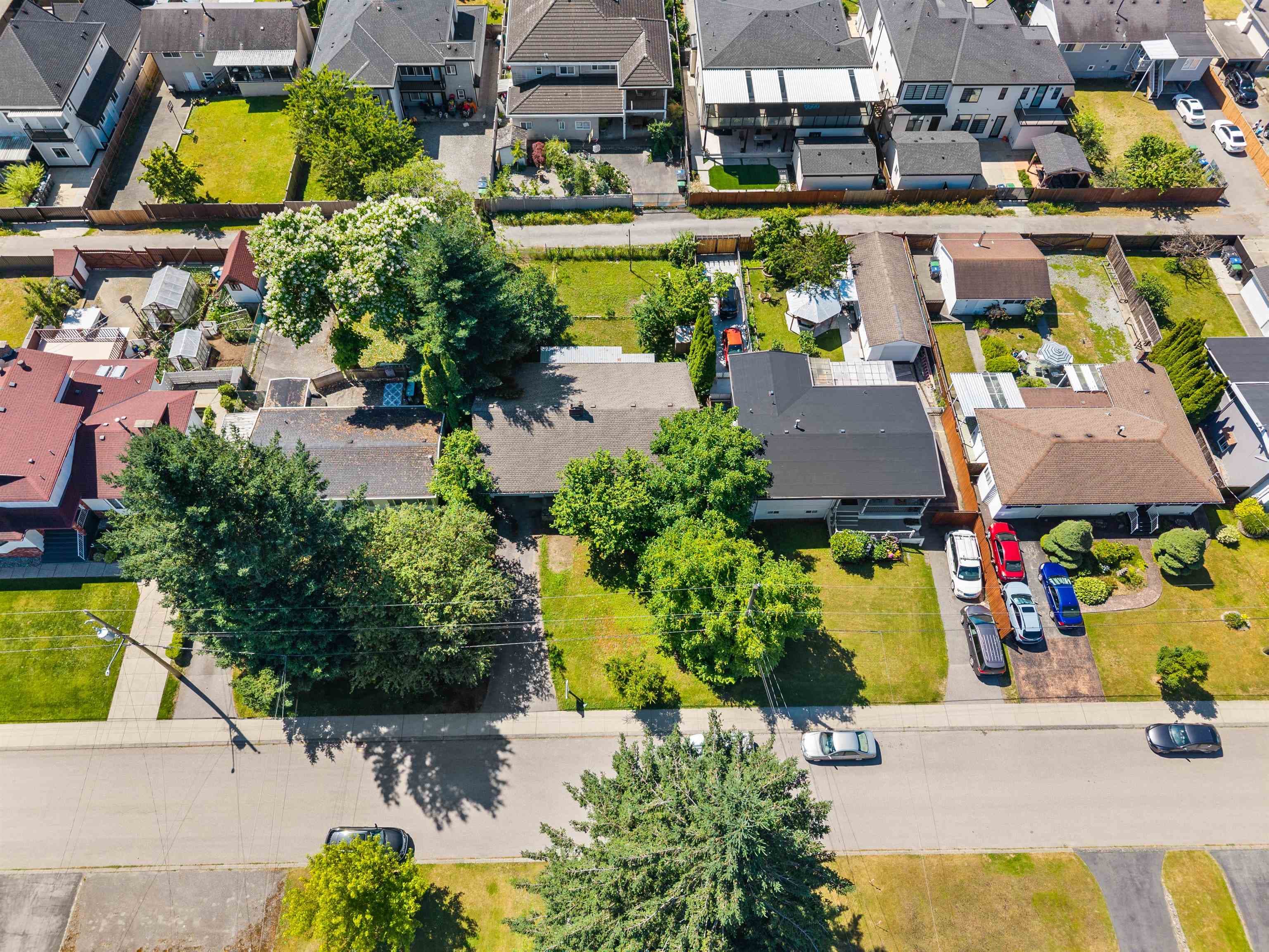 14730 107 Avenue, Surrey, V3R 1T8 — photo 2