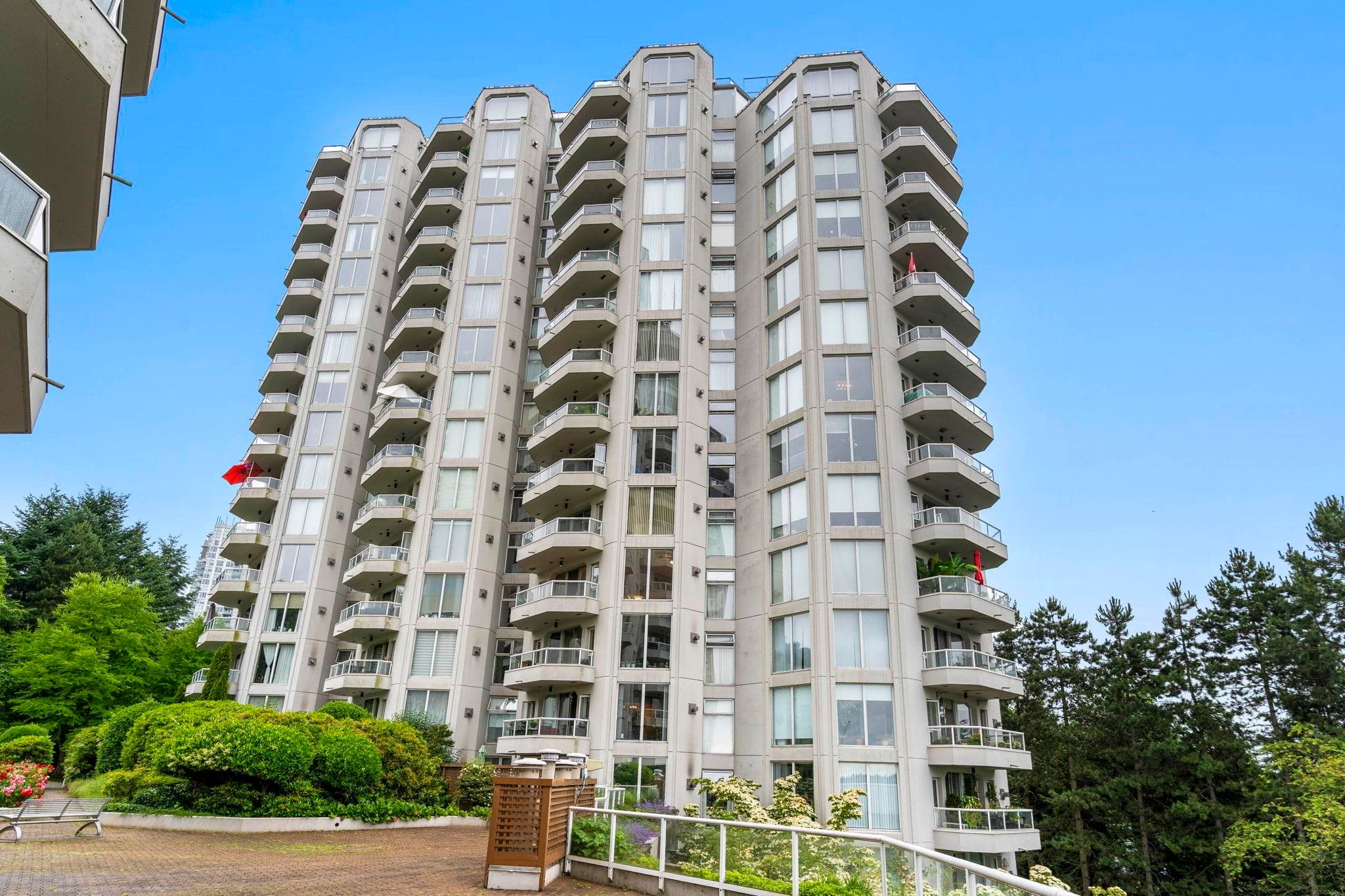 606 - 71 Jamieson Court, New Westminster, V3L 5R4 — photo 1