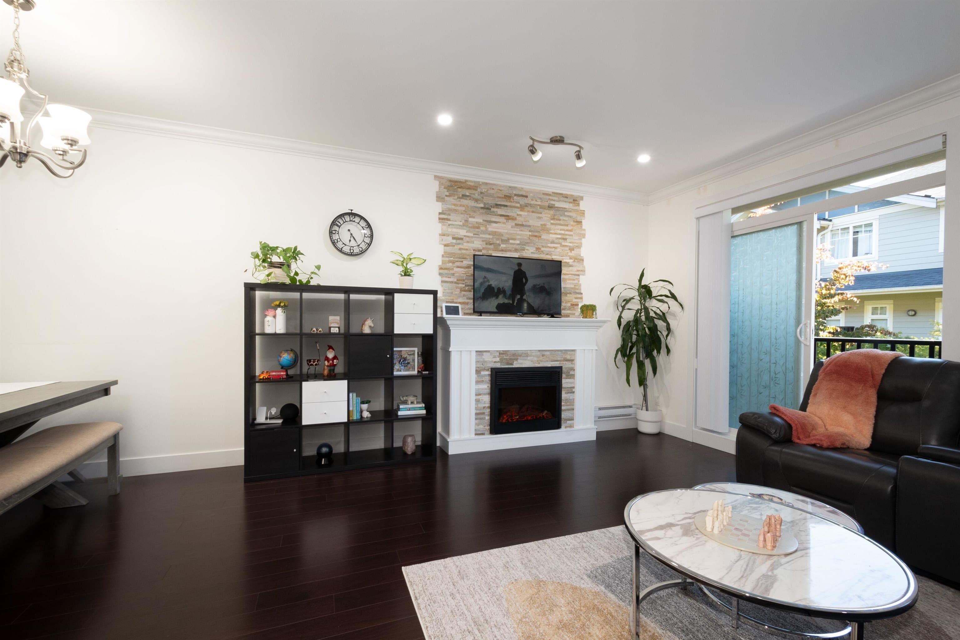 8 - 6383 140 Street, Surrey, V3W 0E9 — photo 4