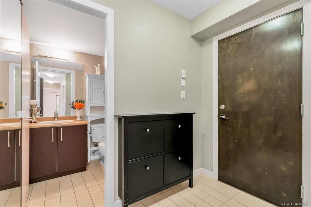 206 - 7339 Macpherson Avenue, Burnaby, V5J 0B1 — photo 3