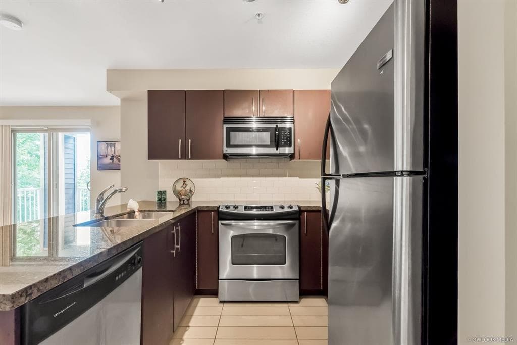 206 - 7339 Macpherson Avenue, Burnaby, V5J 0B1 — photo 4
