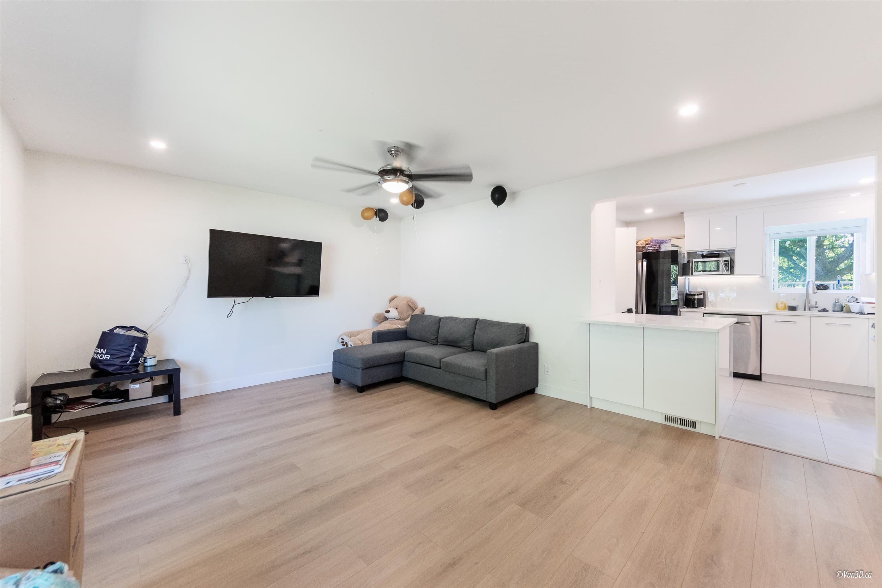 10021 Helen Drive, Surrey, V3V 3B3 — photo 2