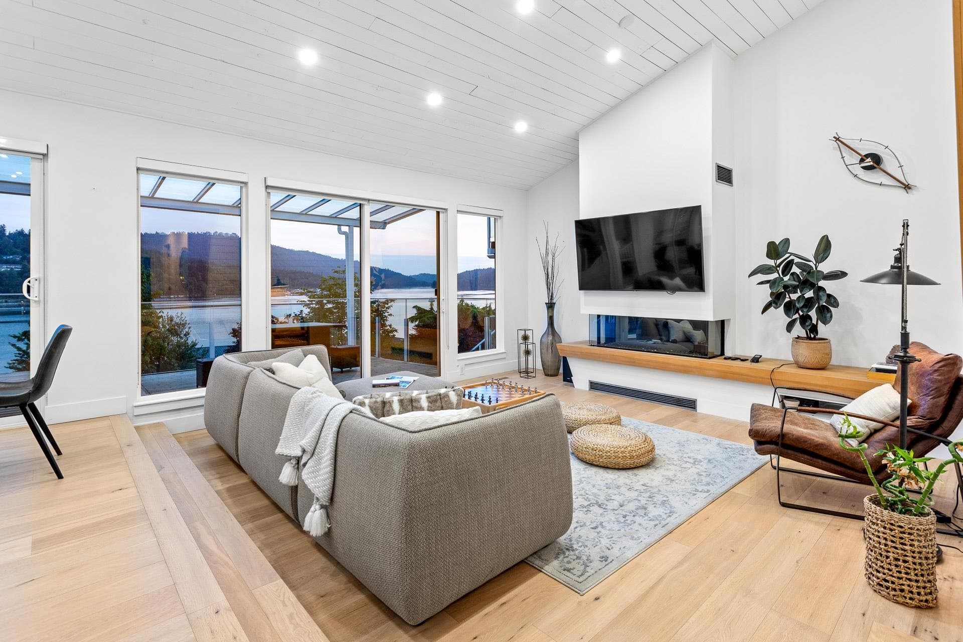 1122 Ioco Road, Port Moody, V3H 2X1 — photo 2