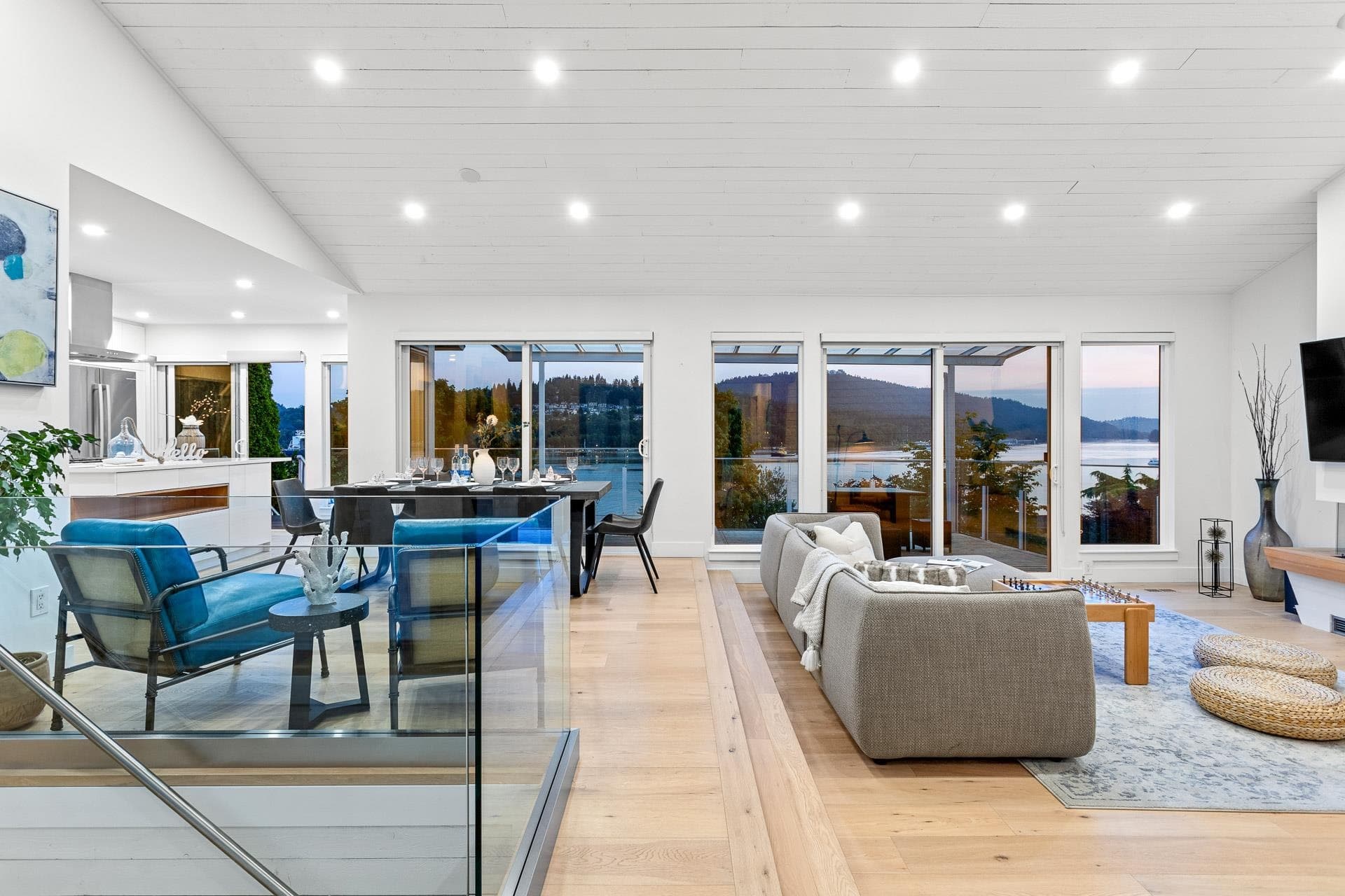 1122 Ioco Road, Port Moody, V3H 2X1 — photo 3