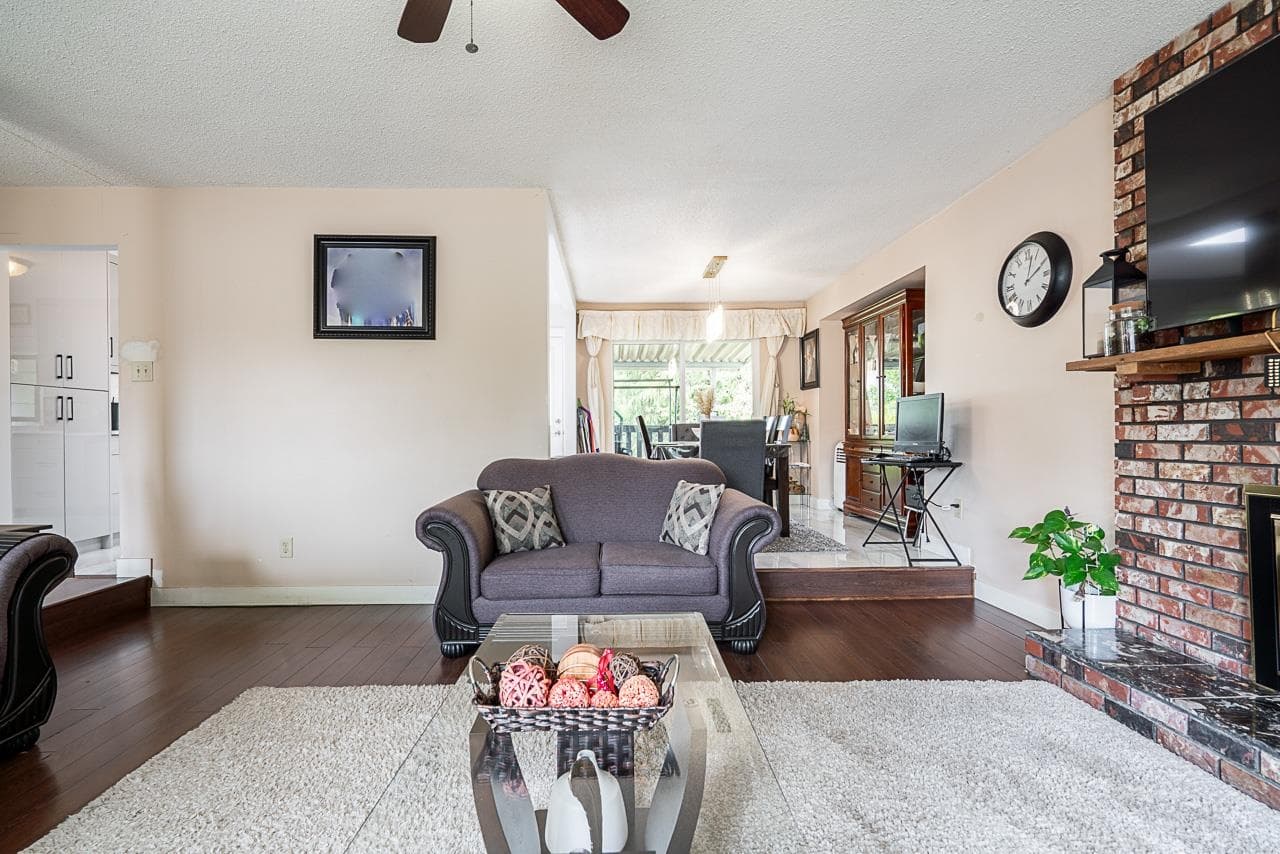 12991 65a Avenue, Surrey, V3W 7H6 — photo 4