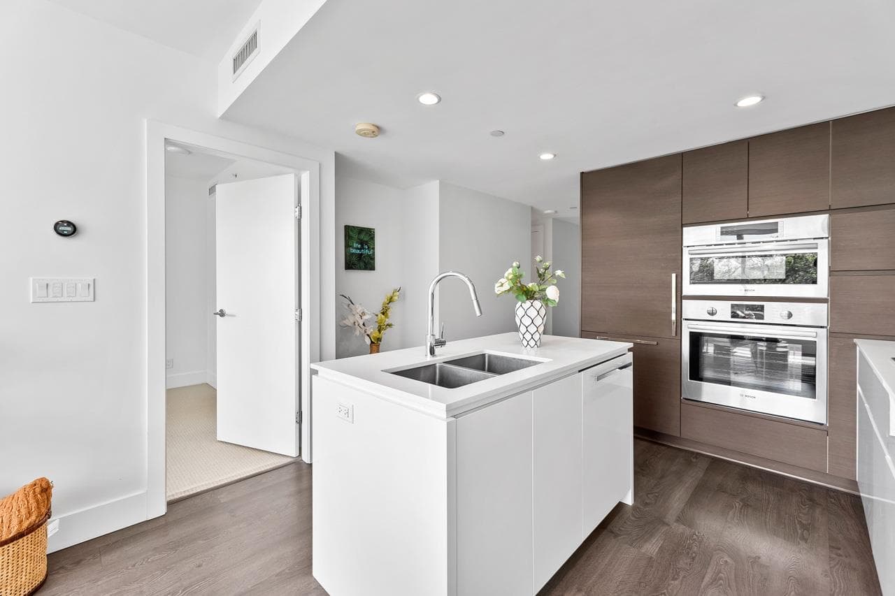 610 - 5508 Hollybridge Way, Richmond, V7C 0C7 — photo 4