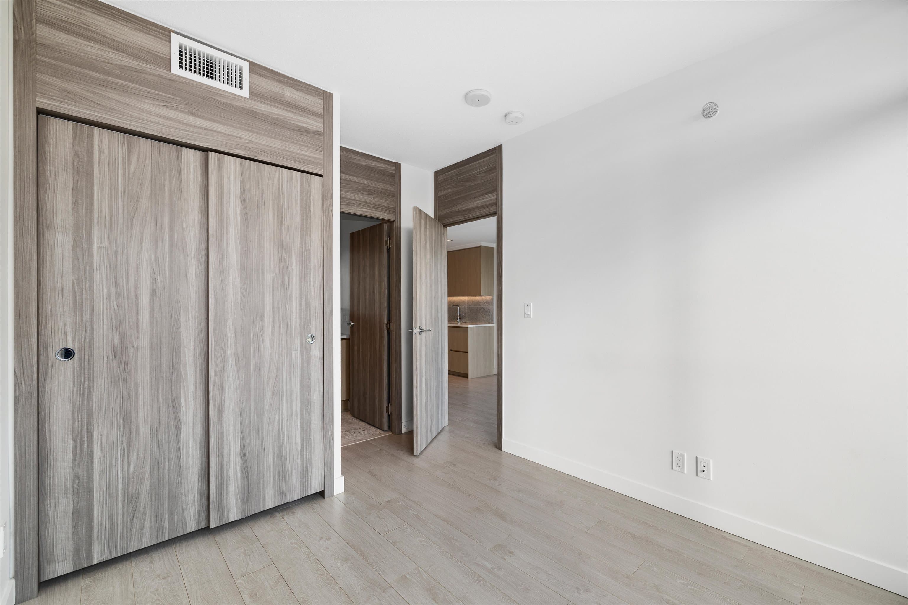 406 - 4720 Lougheed Highway, Burnaby, V5C 0M8 — photo 4